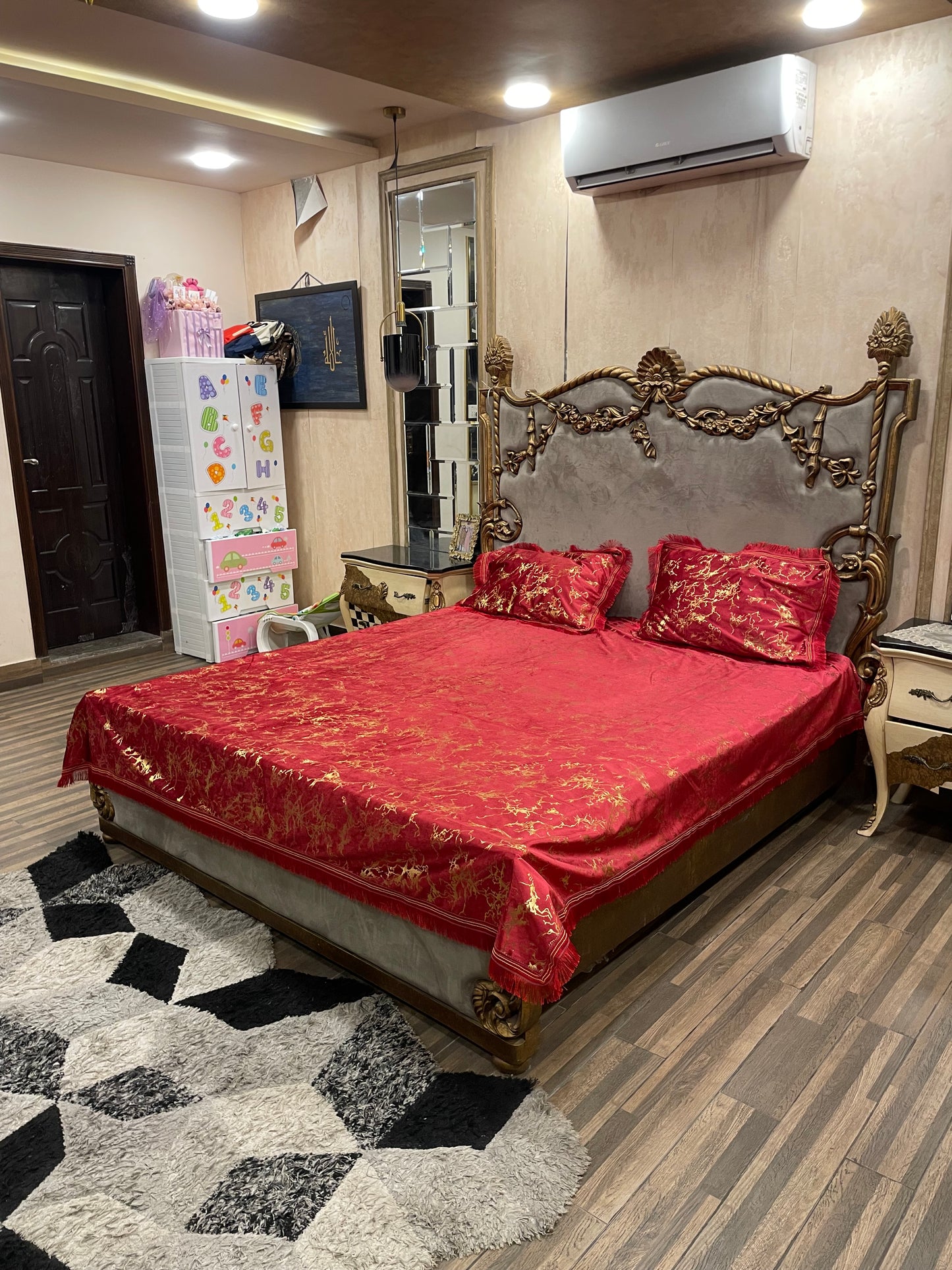 3️⃣PC texture velvet BEDSHEET