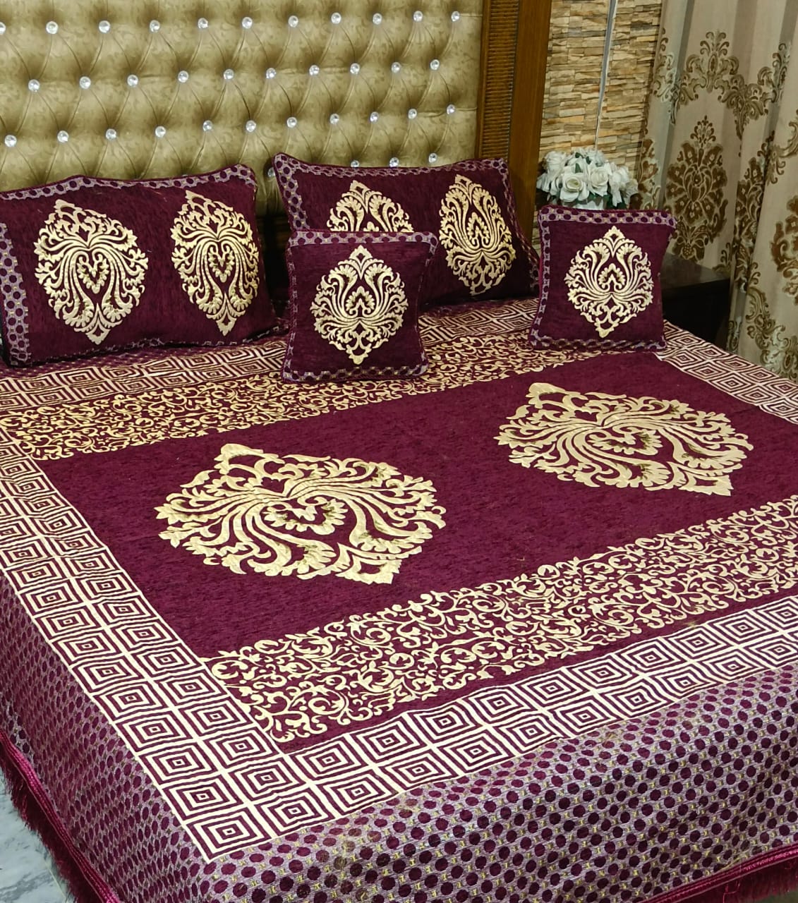 5 Piece Double Motive Style Velvet Jacaurd BedSheet Set