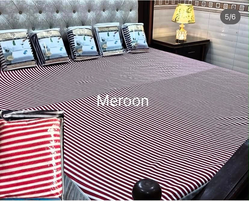 Fitted Mattress protected sheet white mehroon lining