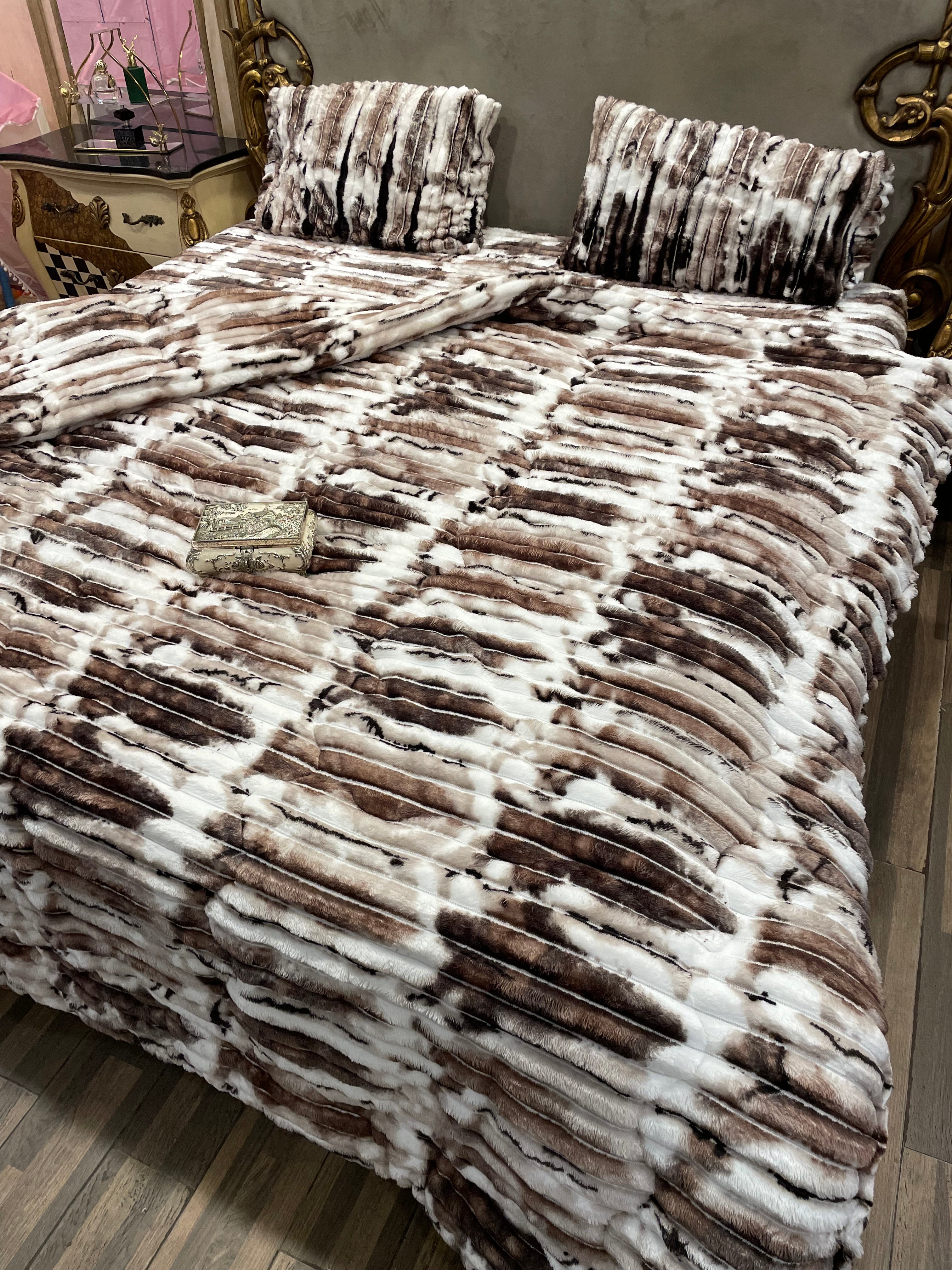 Horse  4️⃣PC Razai Set Brown