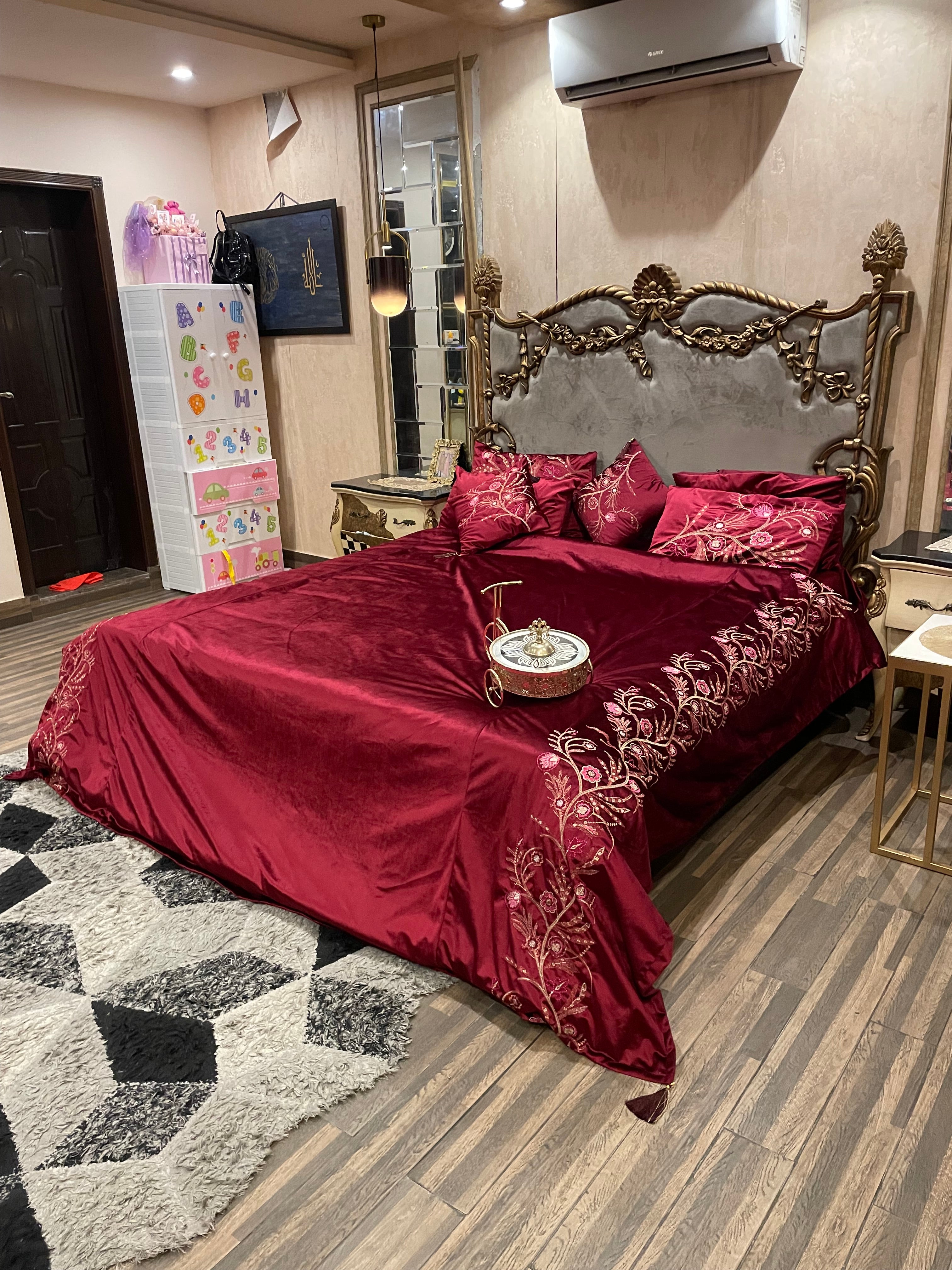 8️⃣PC Bridal Embossed Velvet Duvet Cover (with/without Filling)  full embroided set