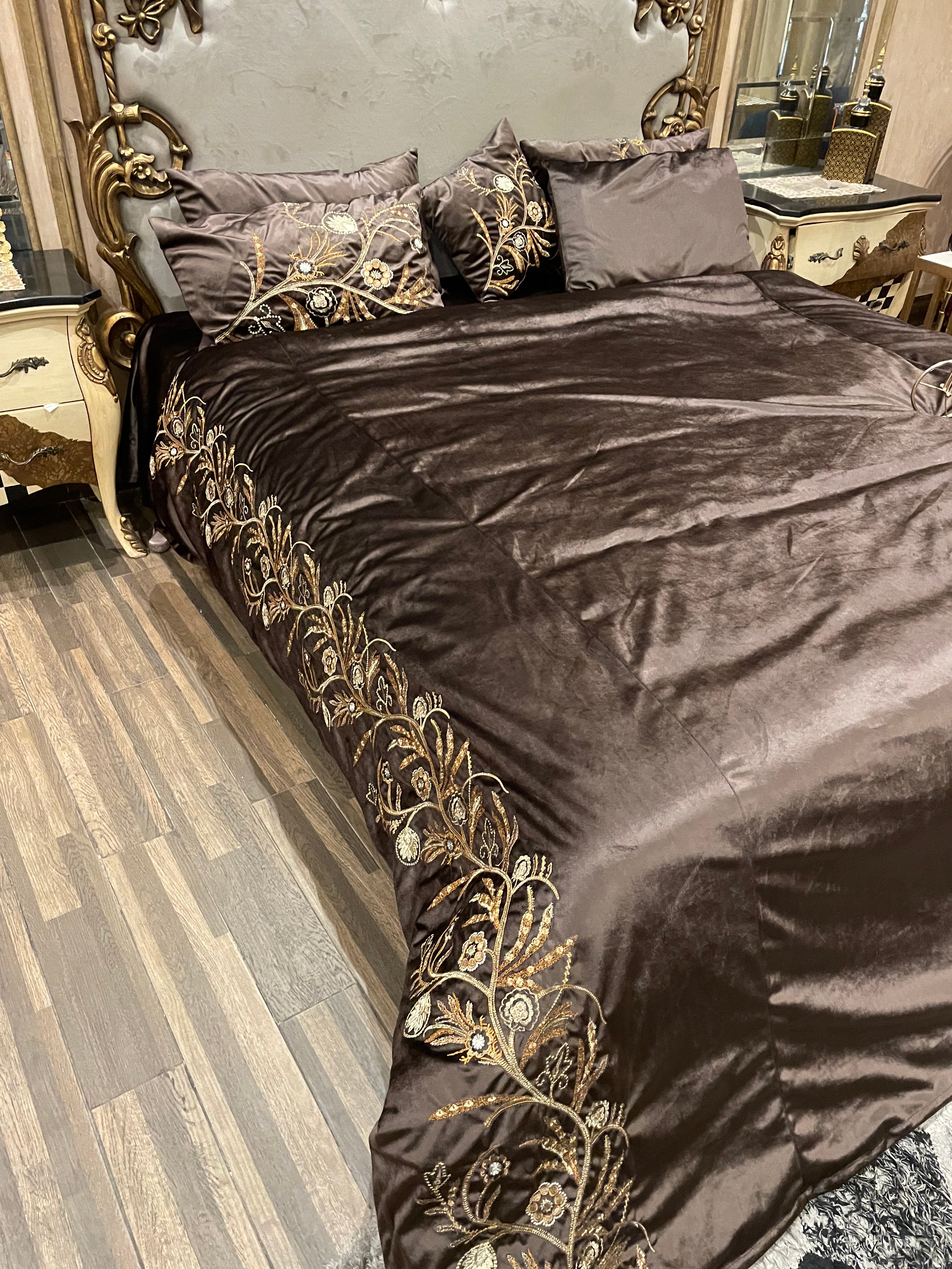 8️⃣PC Bridal Embossed Velvet Duvet Cover (with/without Filling)  full embroided set