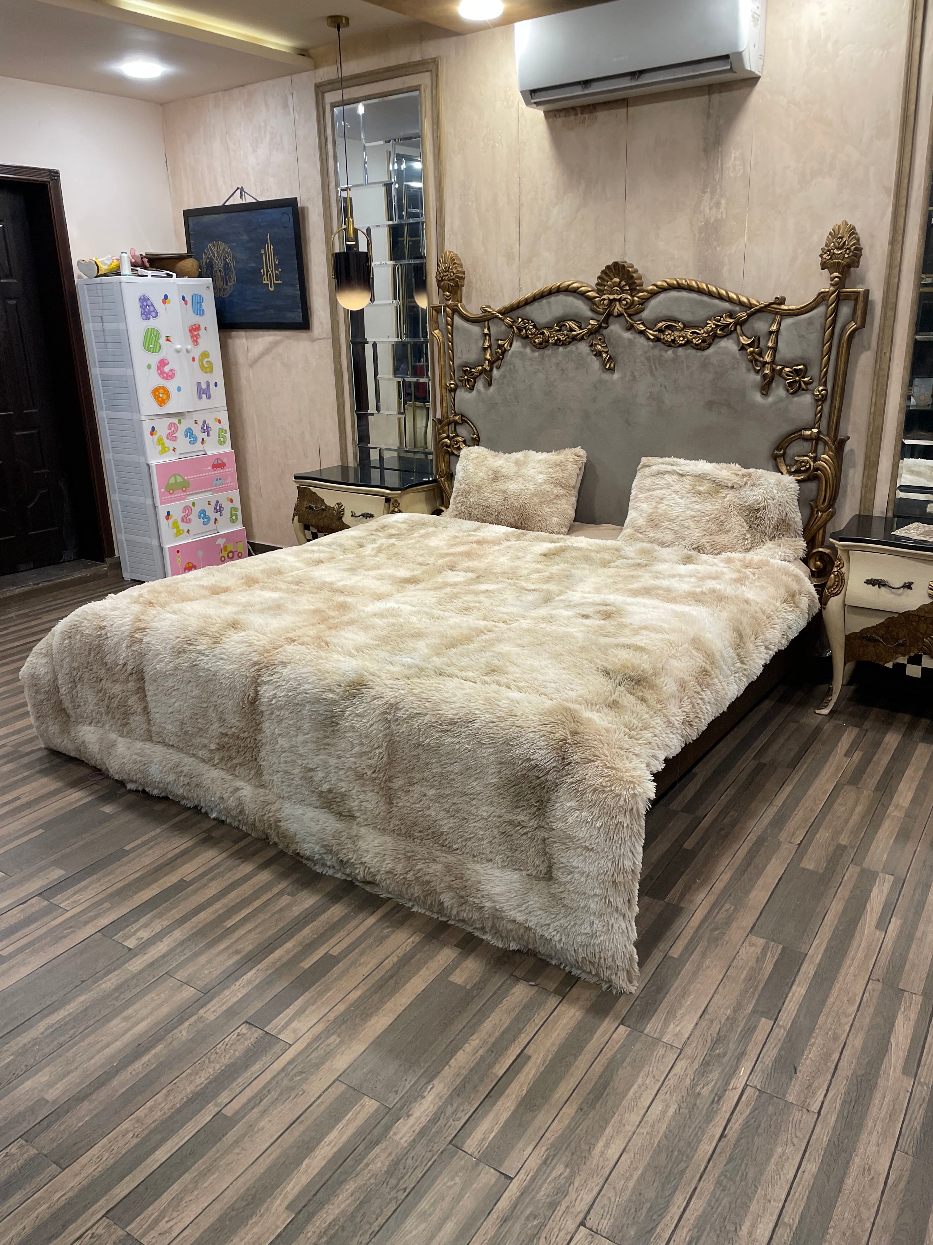 Shaded Shaggy OffWhite4️⃣PC Razai set