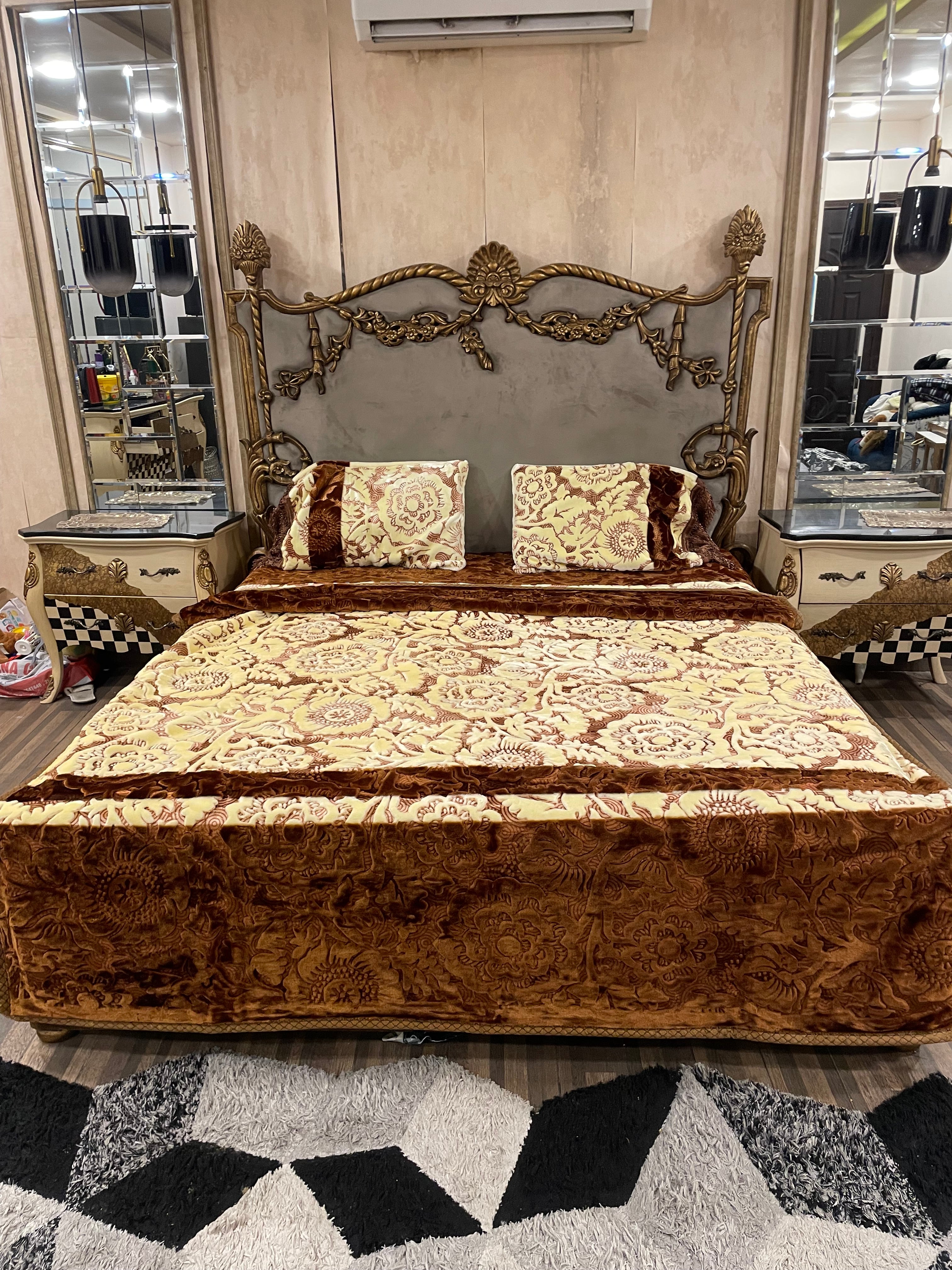 4️⃣ PC White Bear BLANKET/KAMBLE