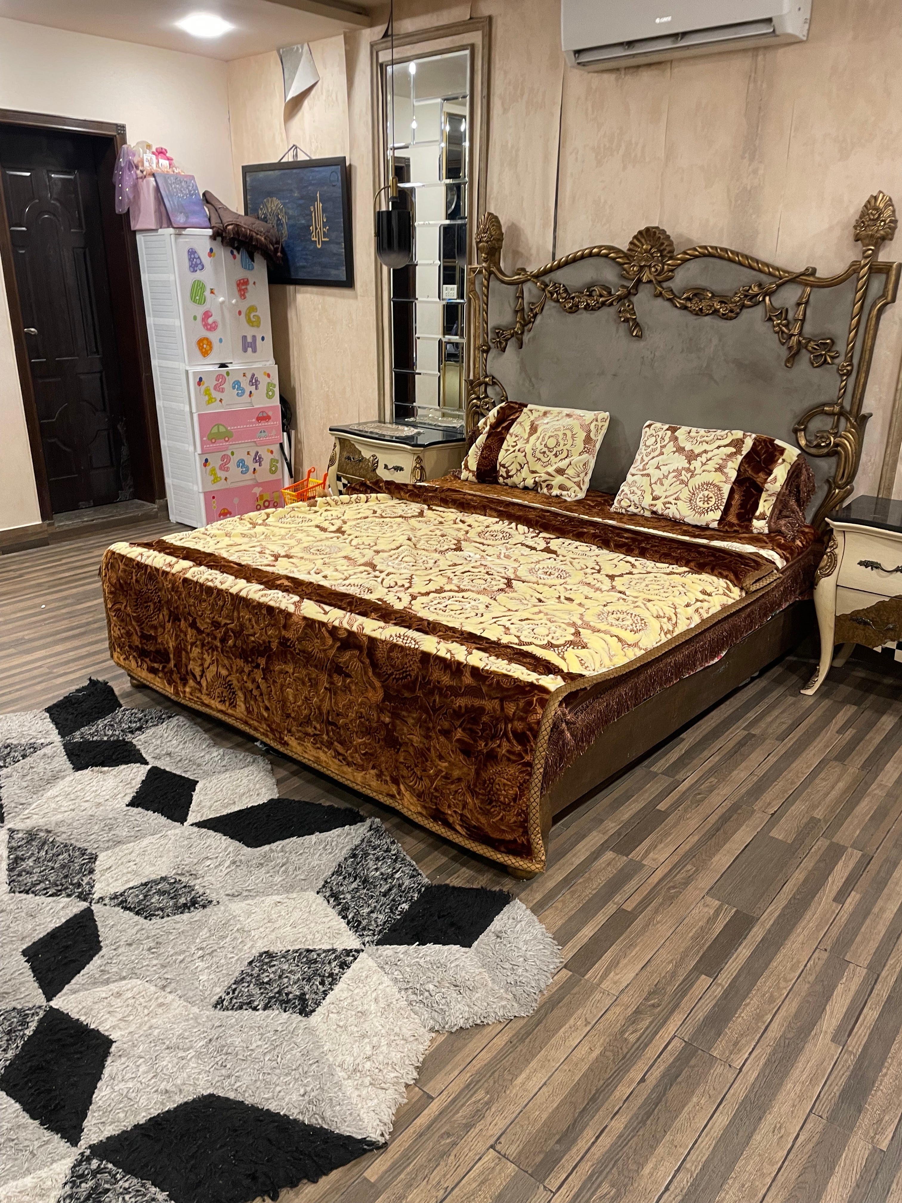 4️⃣ PC White Bear BLANKET/KAMBLE