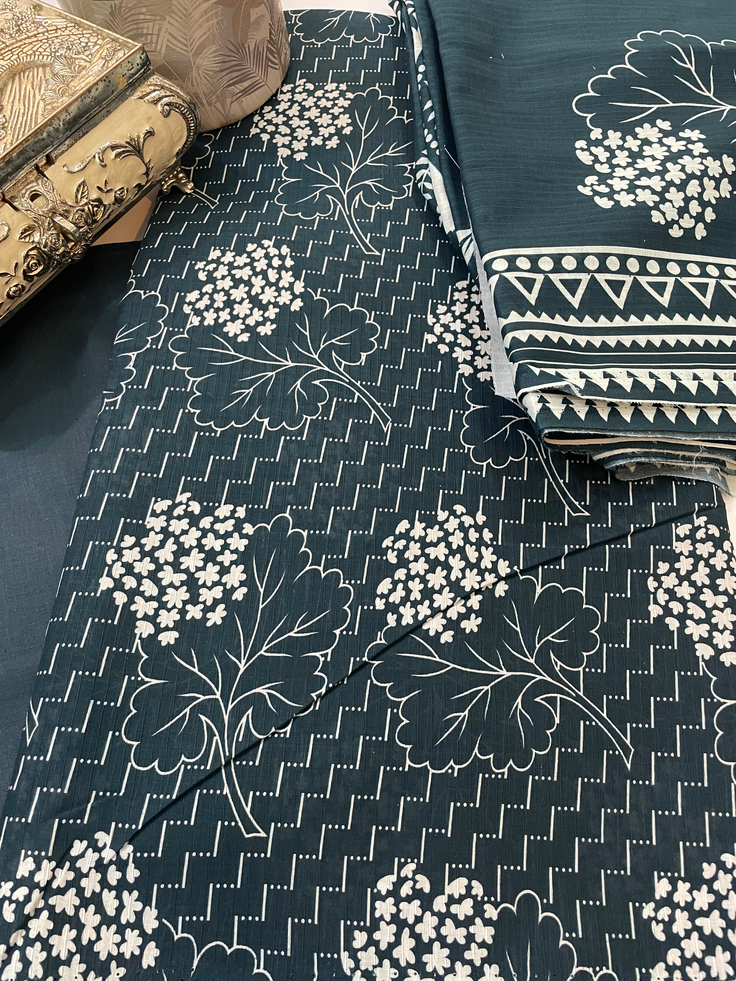 Unstitched 3pcs Lawn printed Collection
