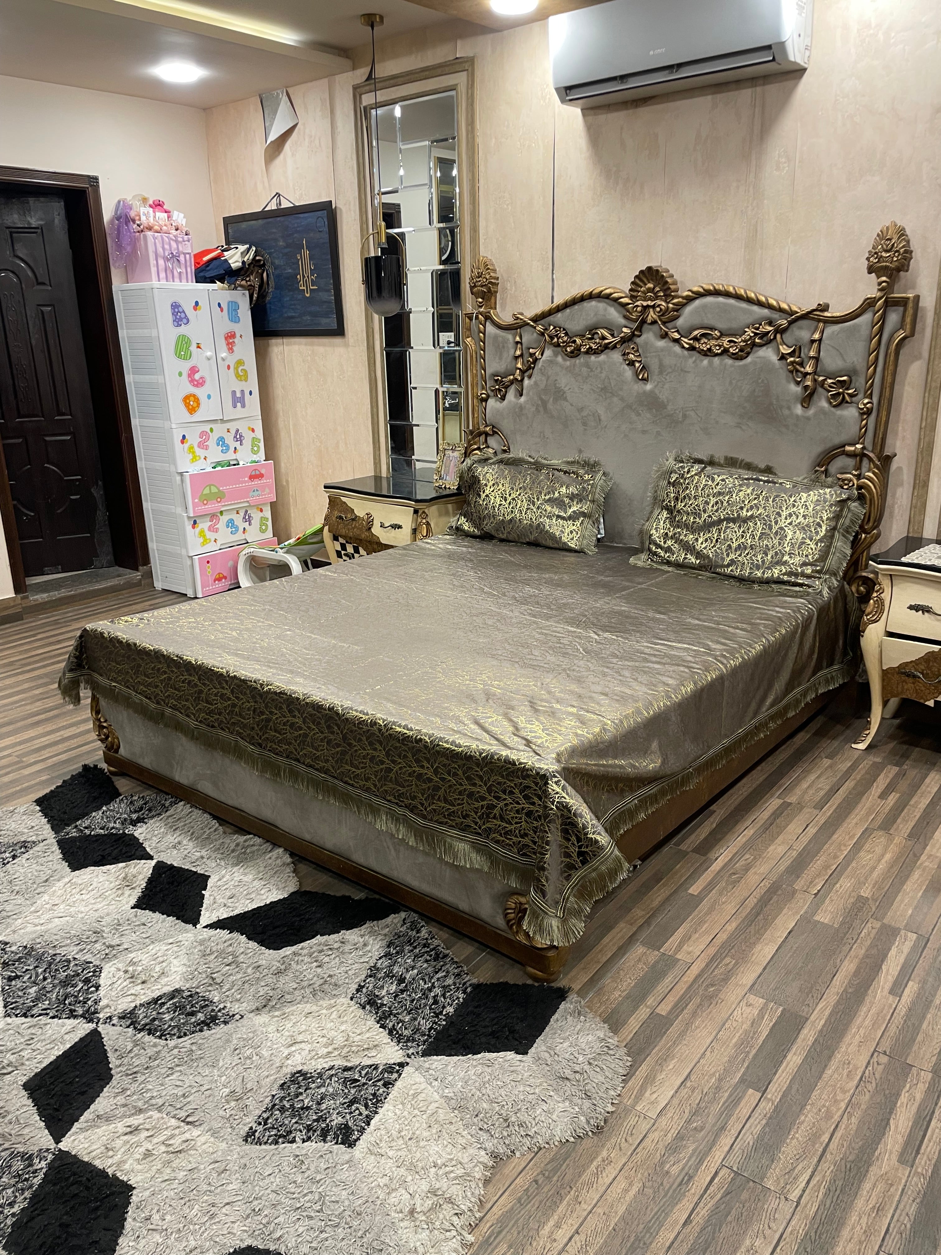 3️⃣PC  texture velvet BEDSHEET