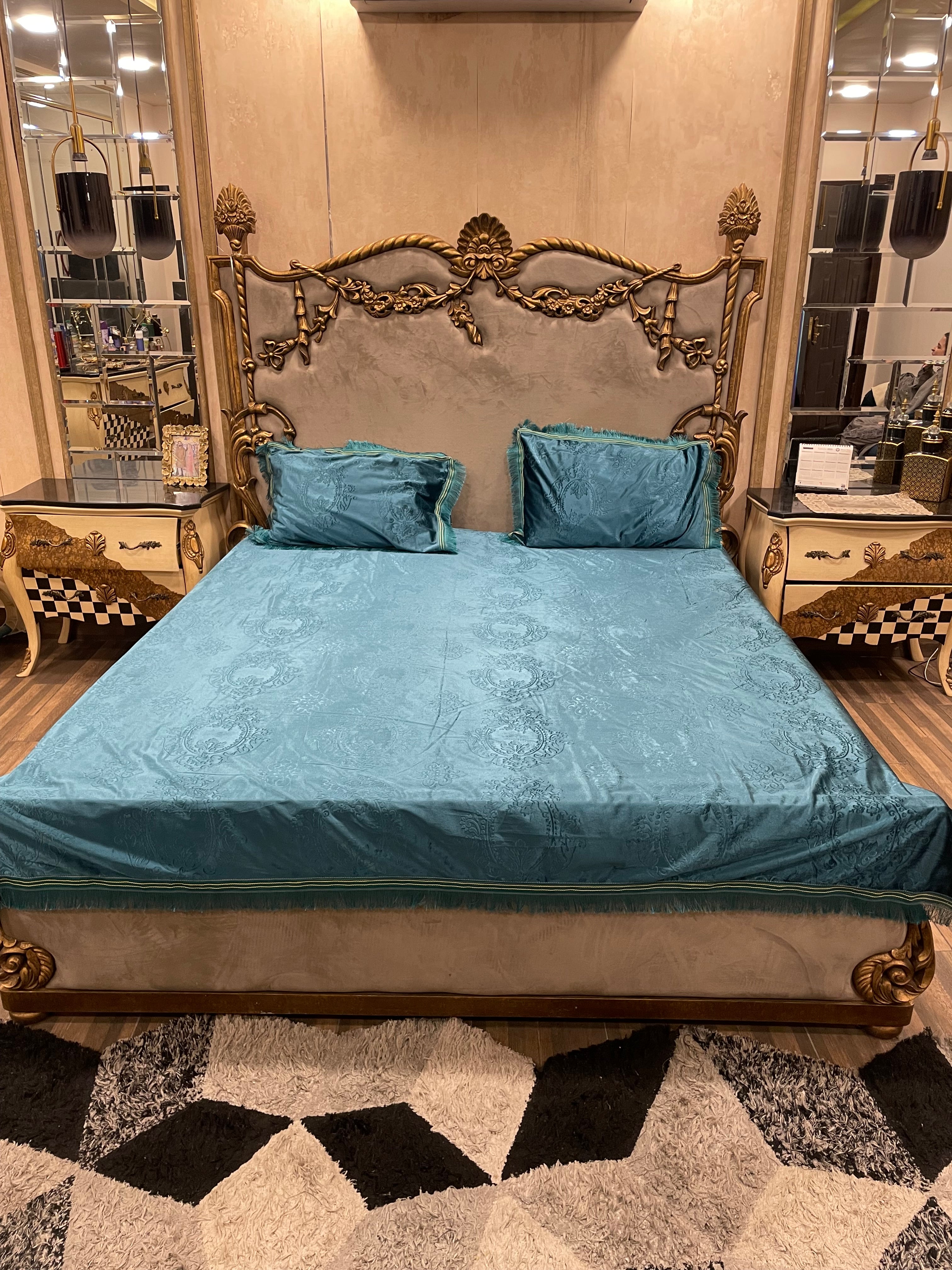 3️⃣PC velvet emboss self BEDSHEET