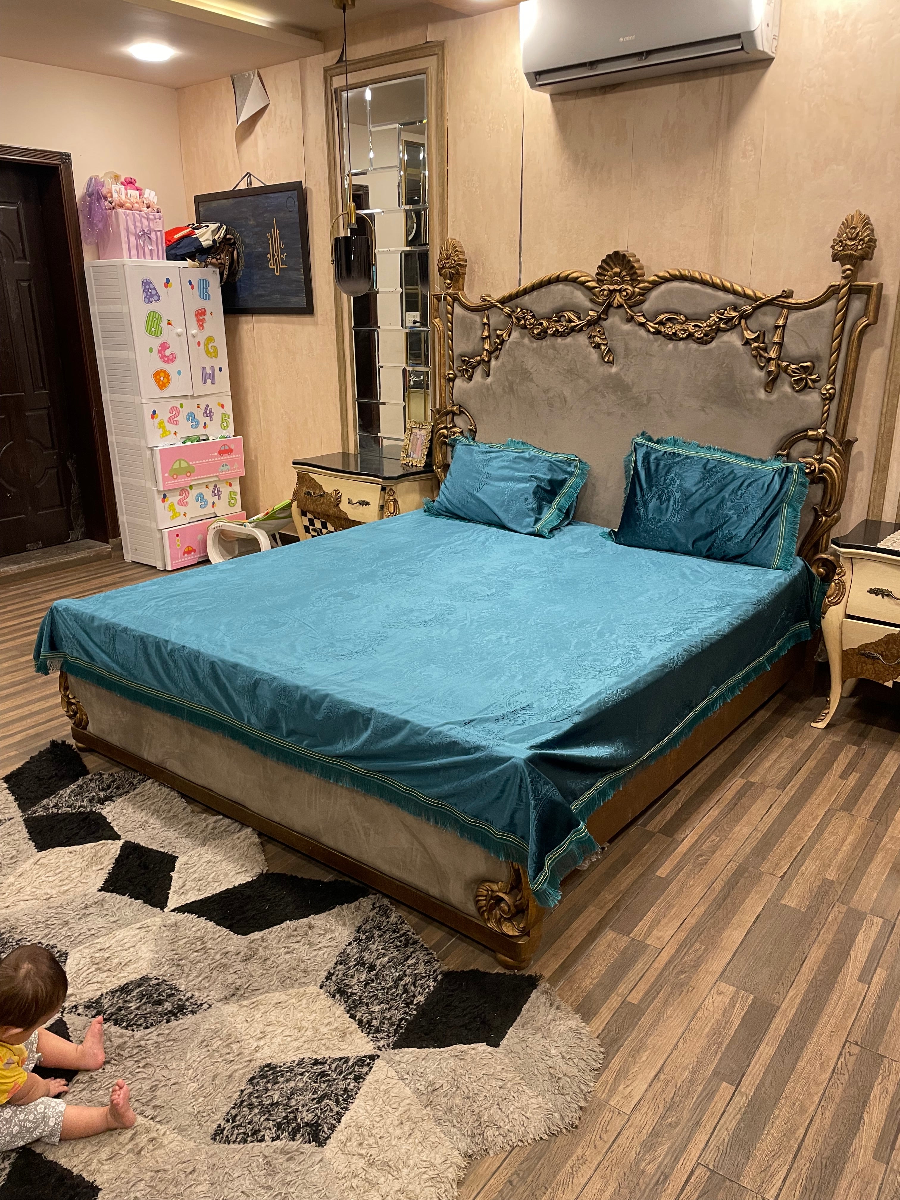 3️⃣PC velvet emboss self BEDSHEET