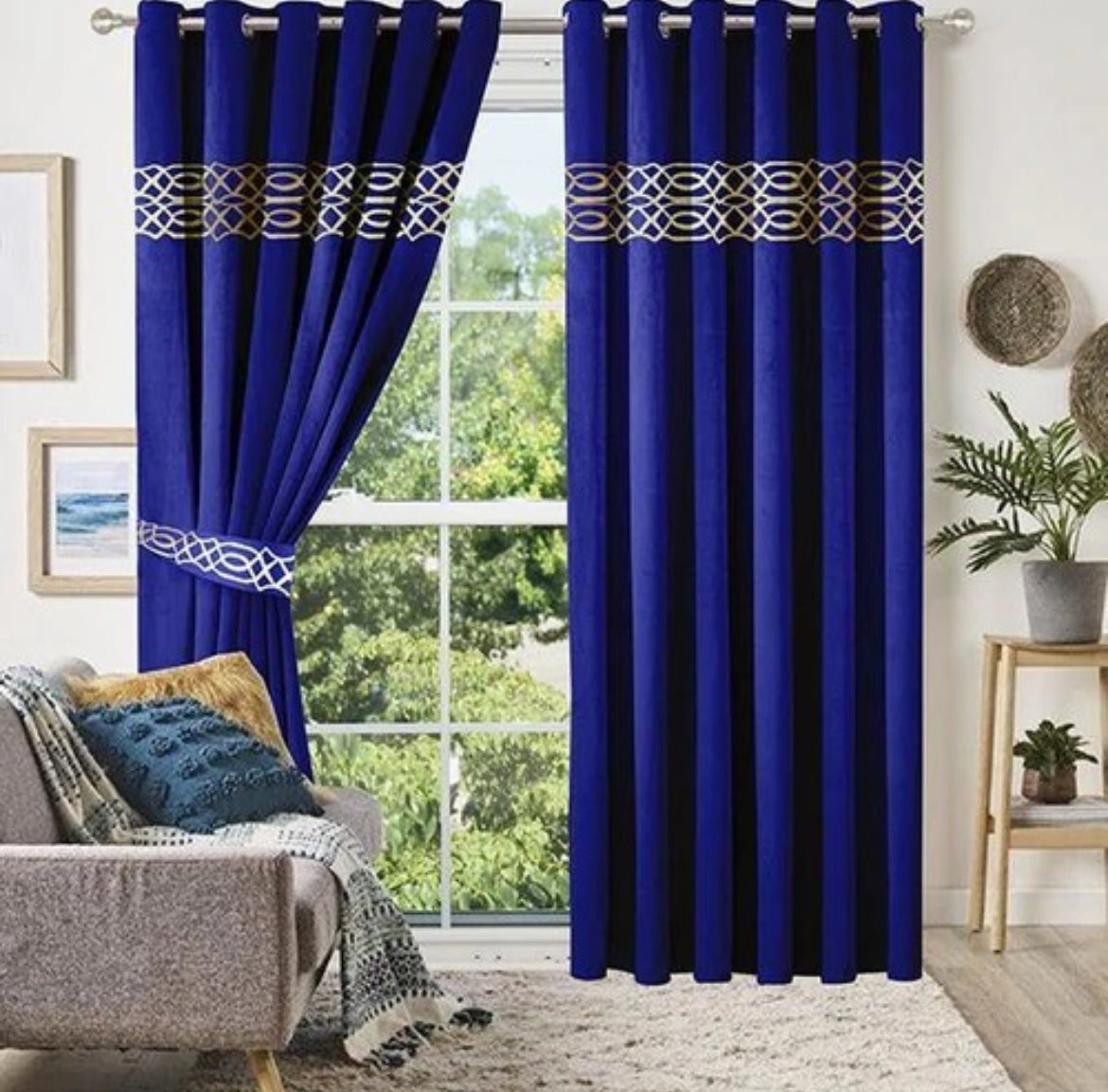 Luxury Velvet Curtains Front Border