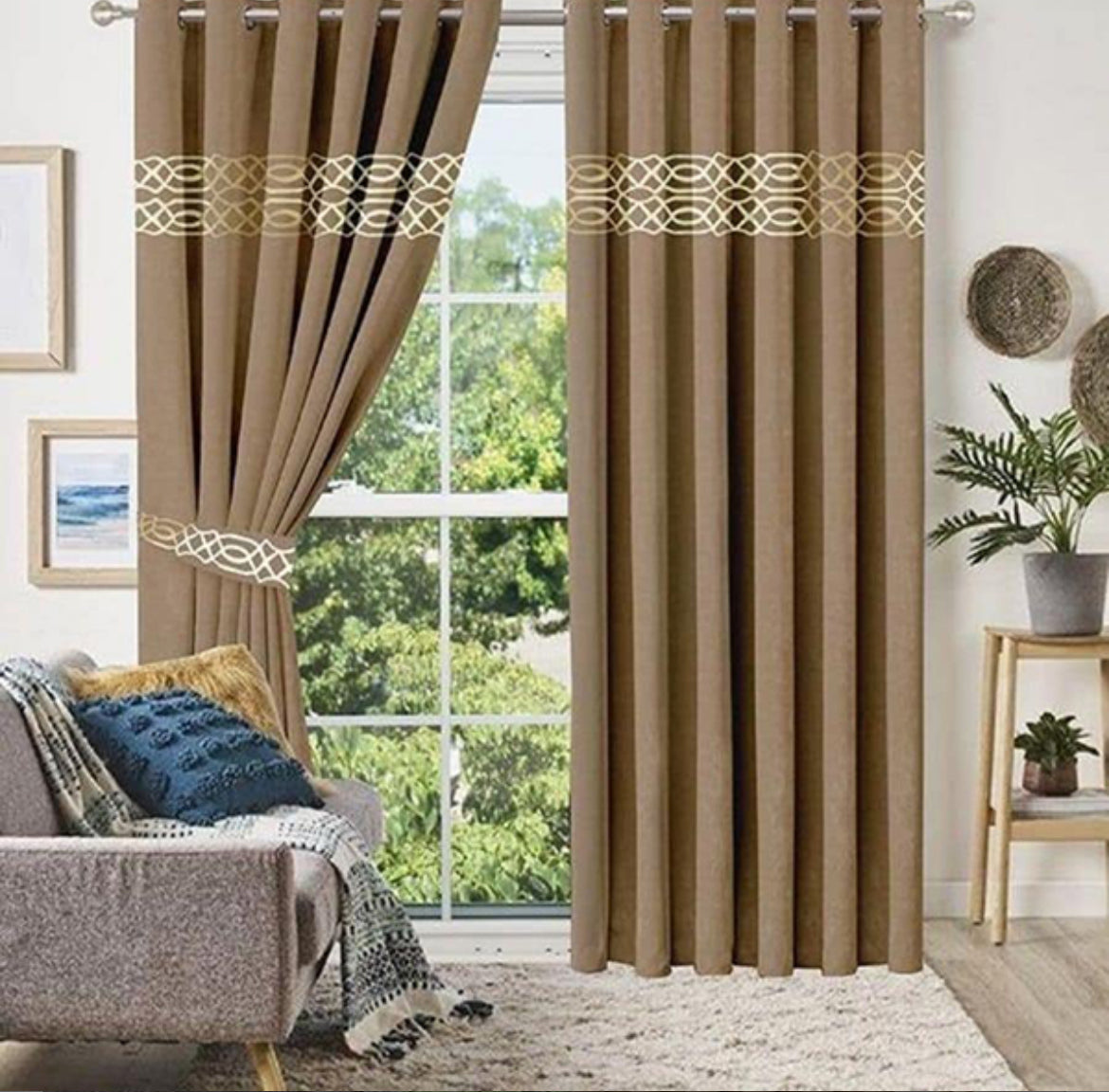 Luxury Velvet Curtains Front Border