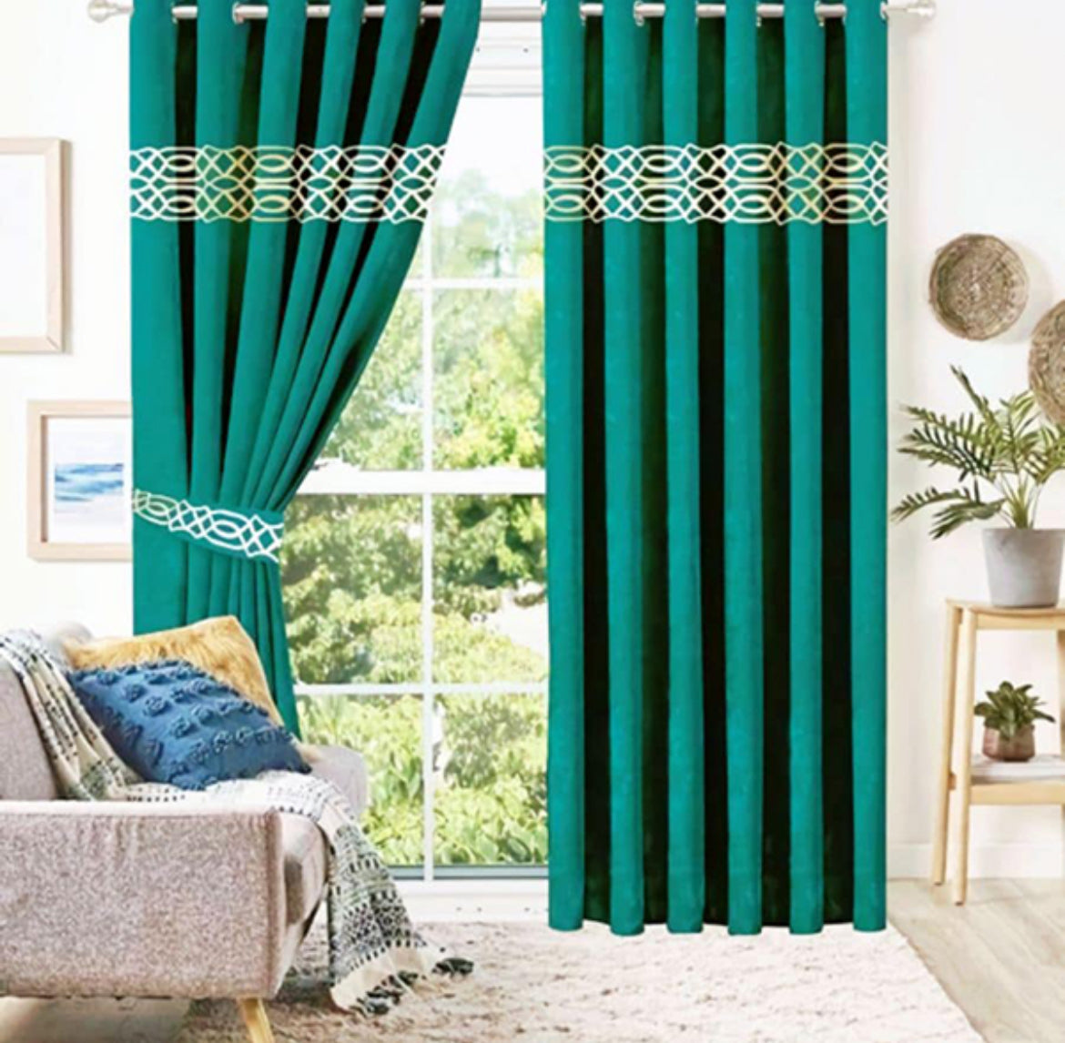 Luxury Velvet Curtains Front Border