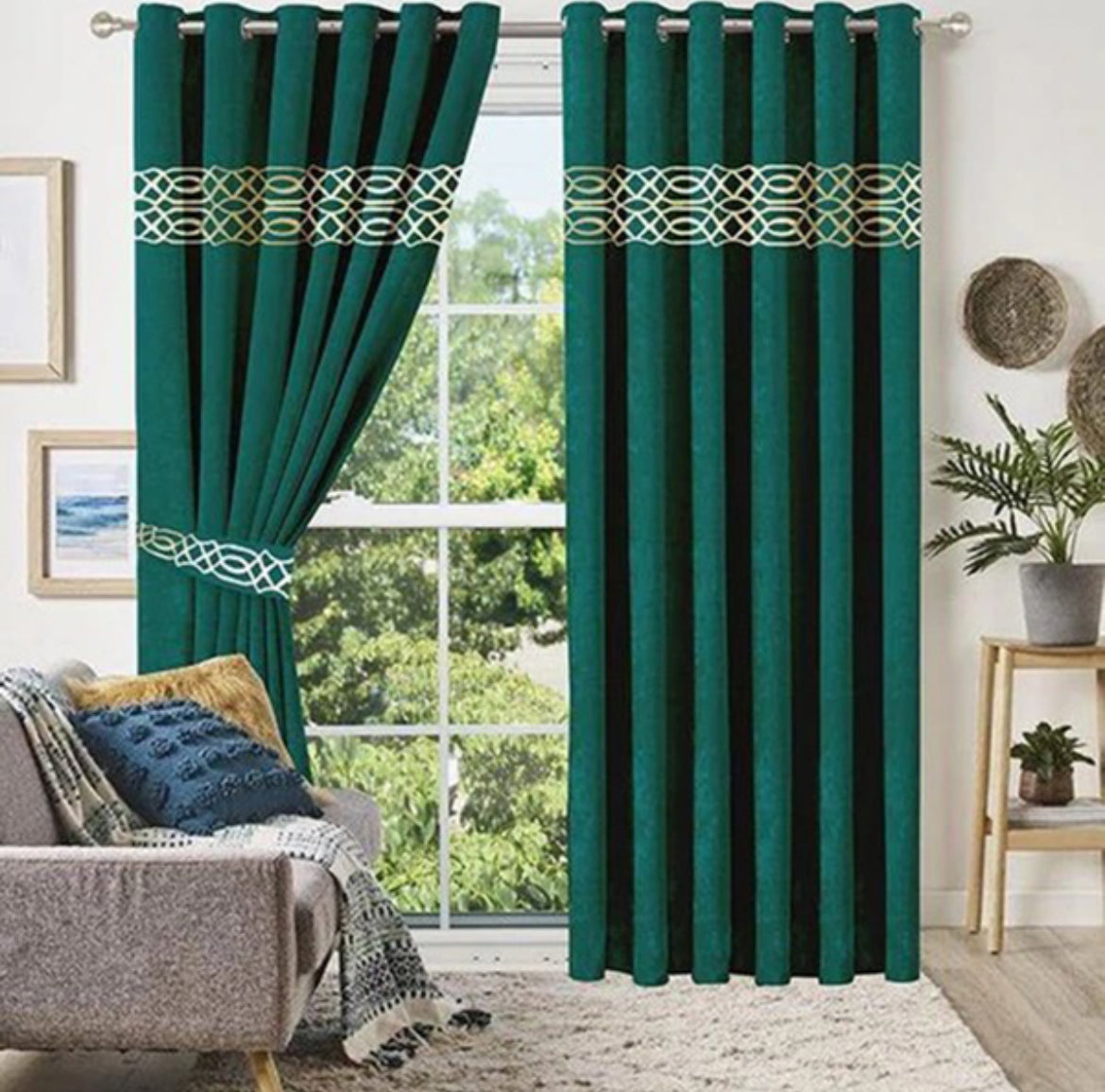Luxury Velvet Curtains Front Border