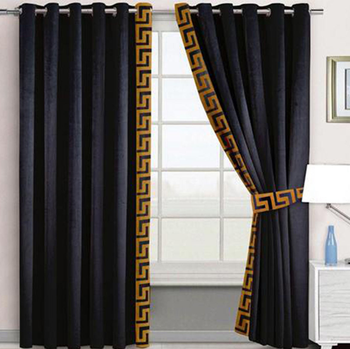 Luxury Velvet Curtains Side Border