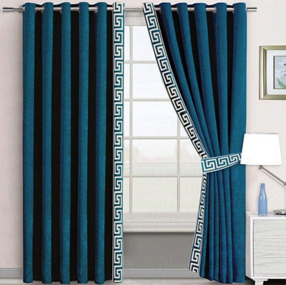 Luxury Velvet Curtains Side Border