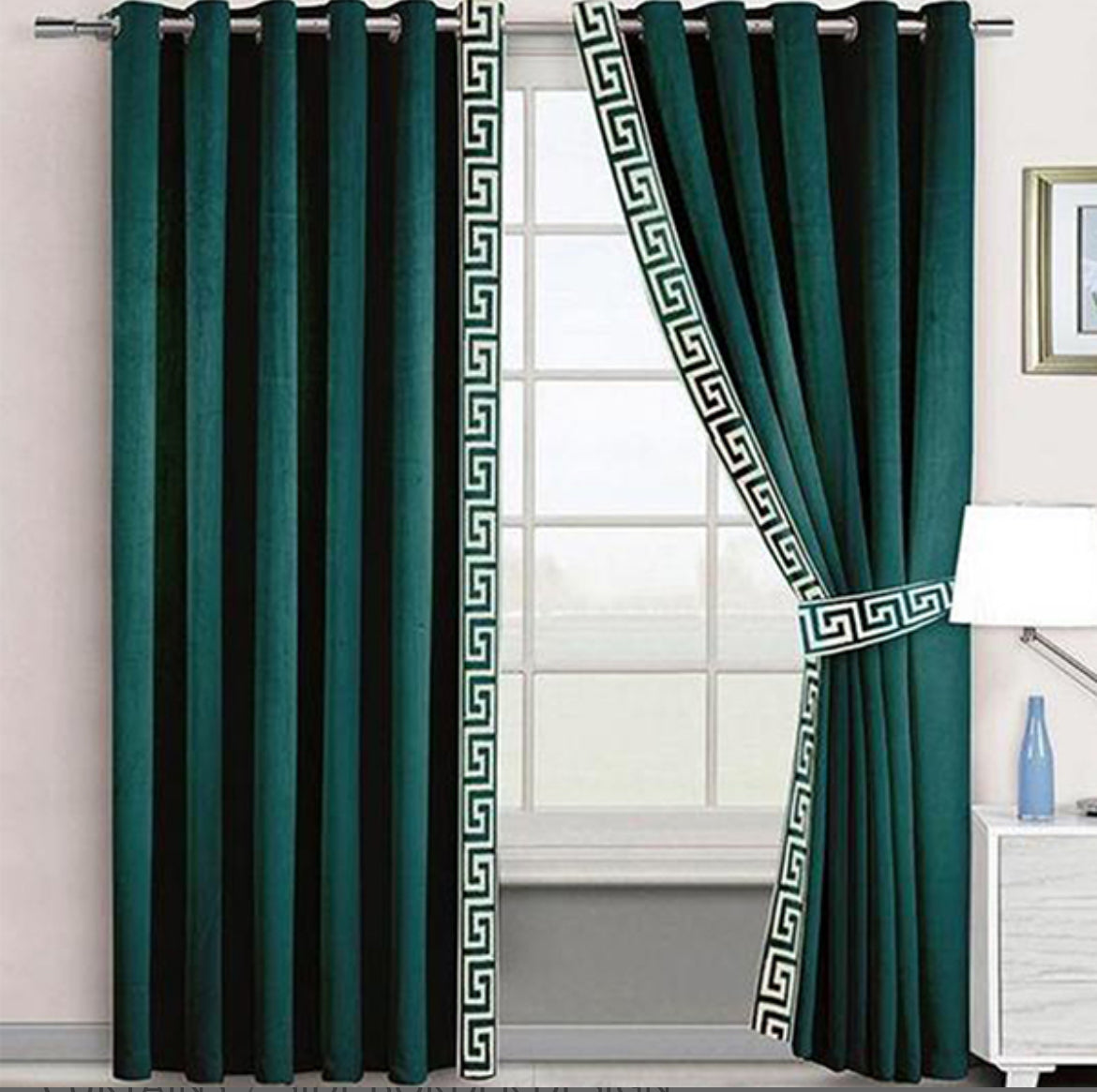 Luxury Velvet Curtains Side Border