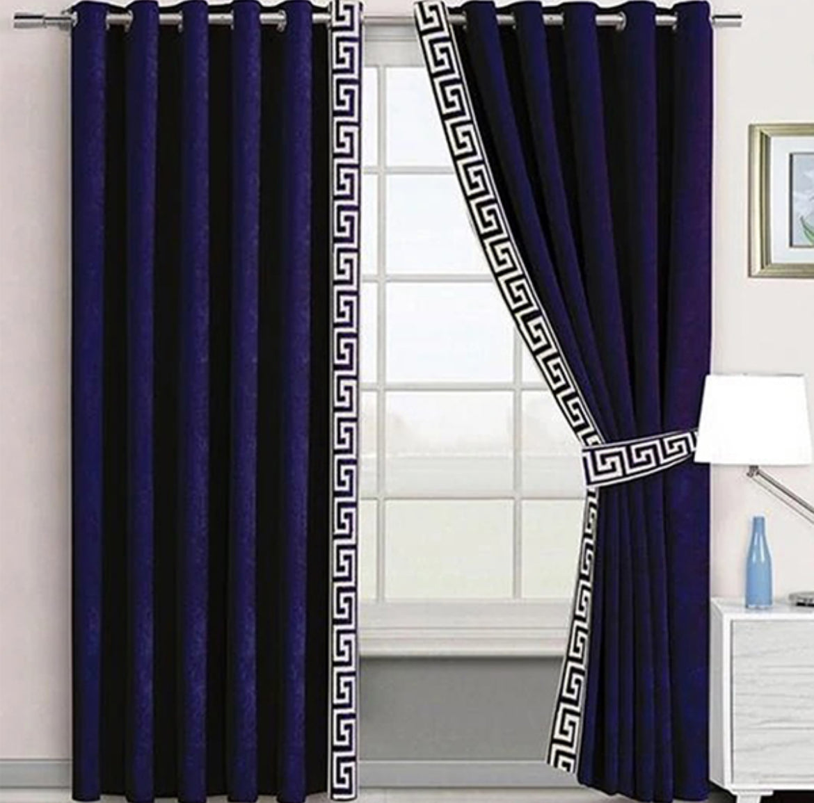 Luxury Velvet Curtains Side Border
