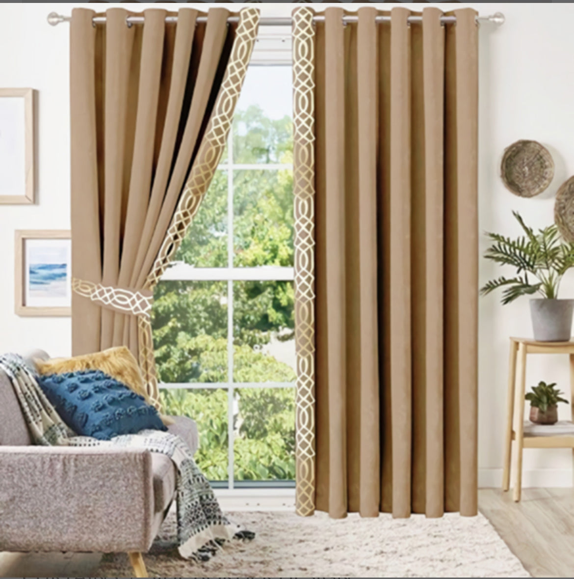 Luxury Velvet Curtains Side Border
