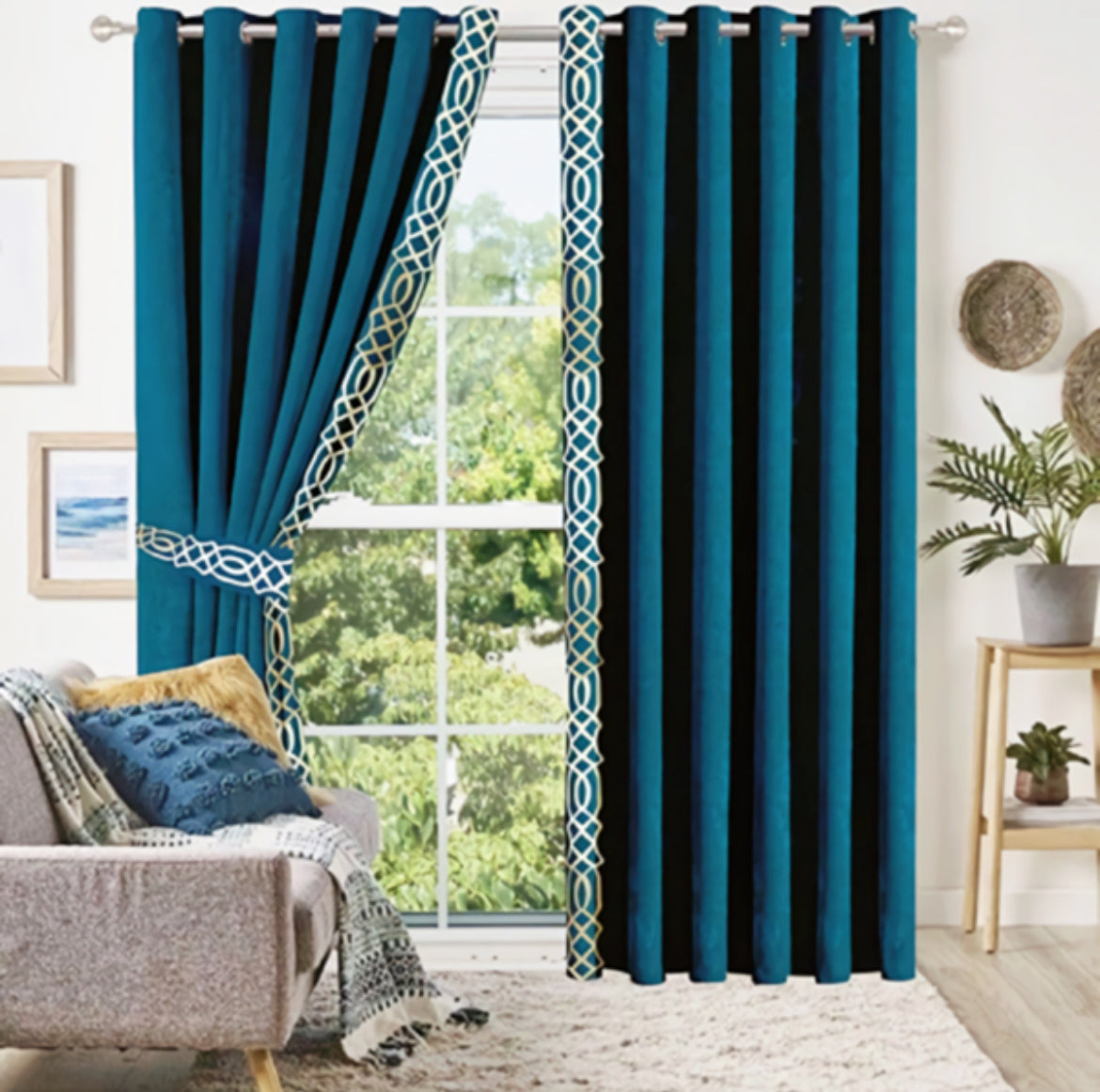 Luxury Velvet Curtains Side Border