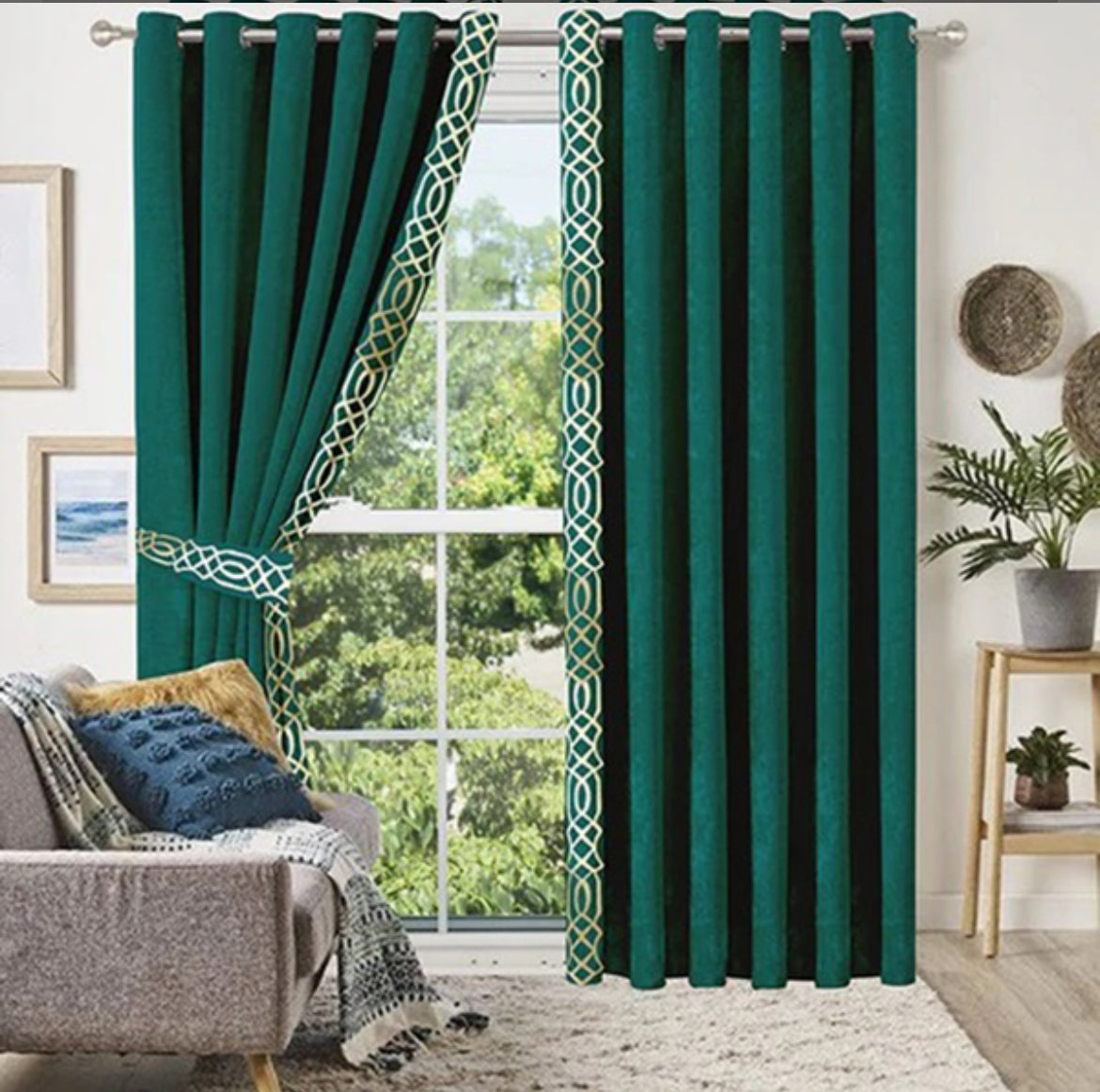 Luxury Velvet Curtains Side Border