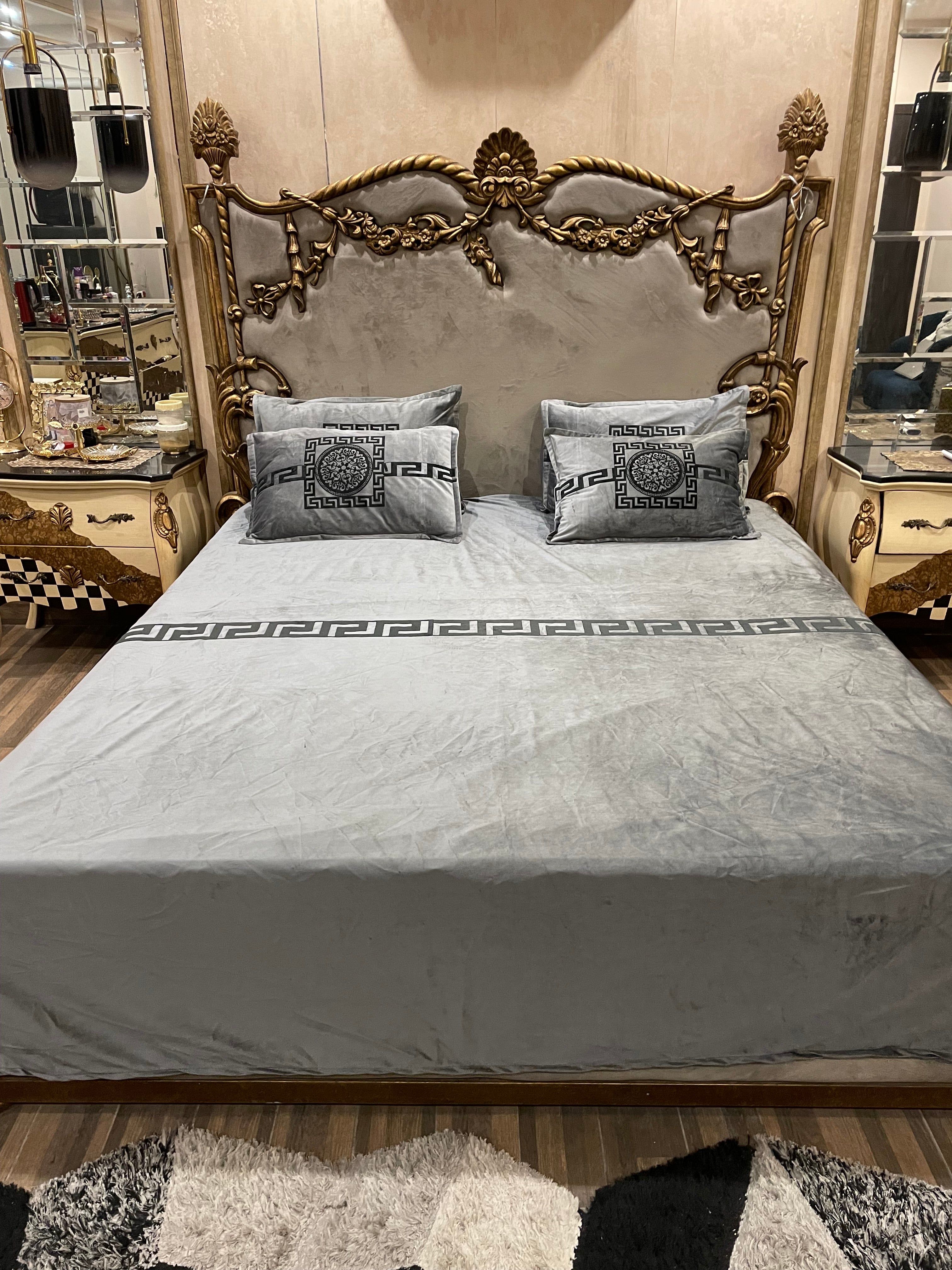 6 PC Bridal Embossed Velvet Duvet ( Razai) Set