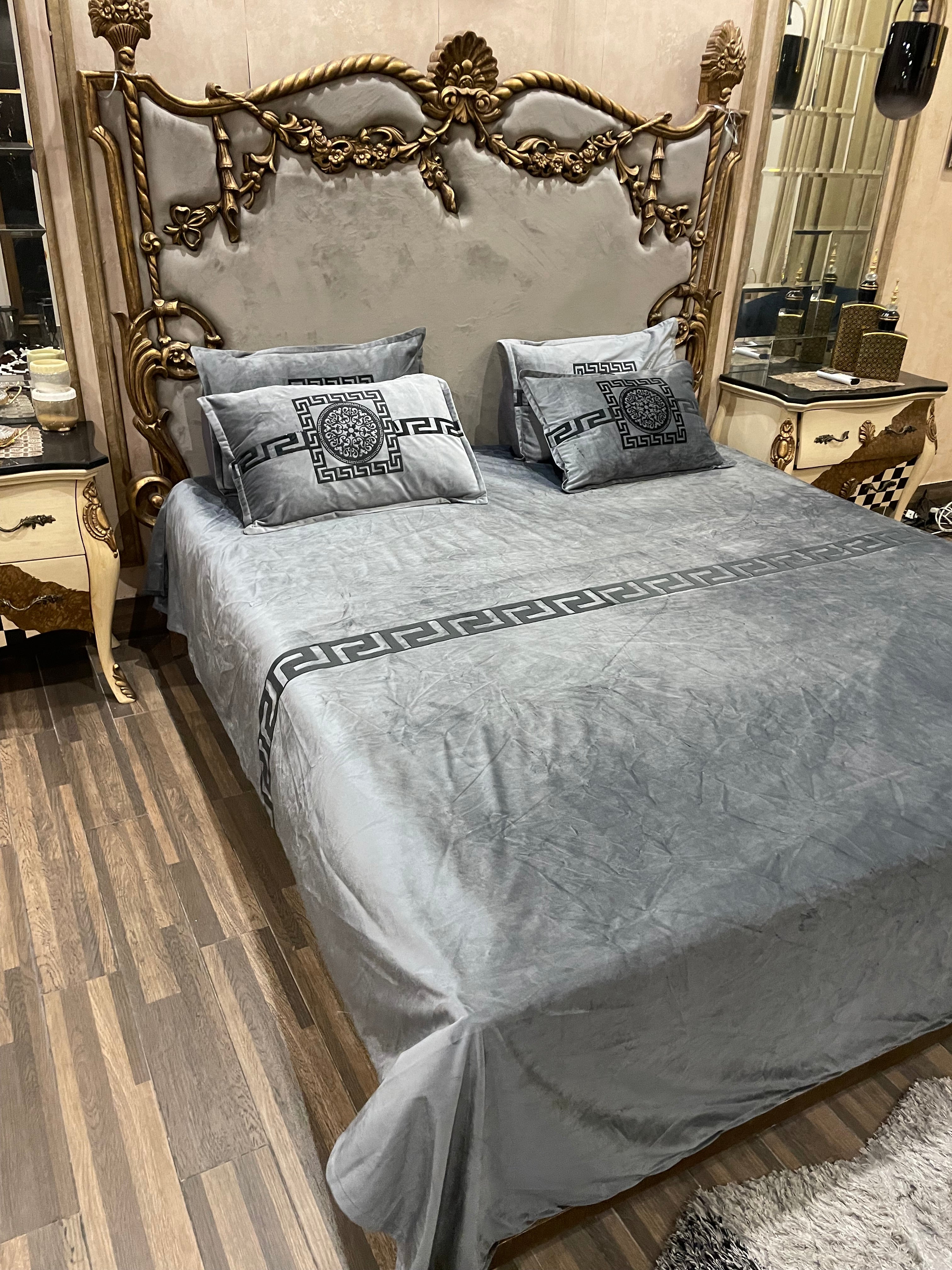 6 PC Bridal Embossed Velvet Duvet ( Razai) Set