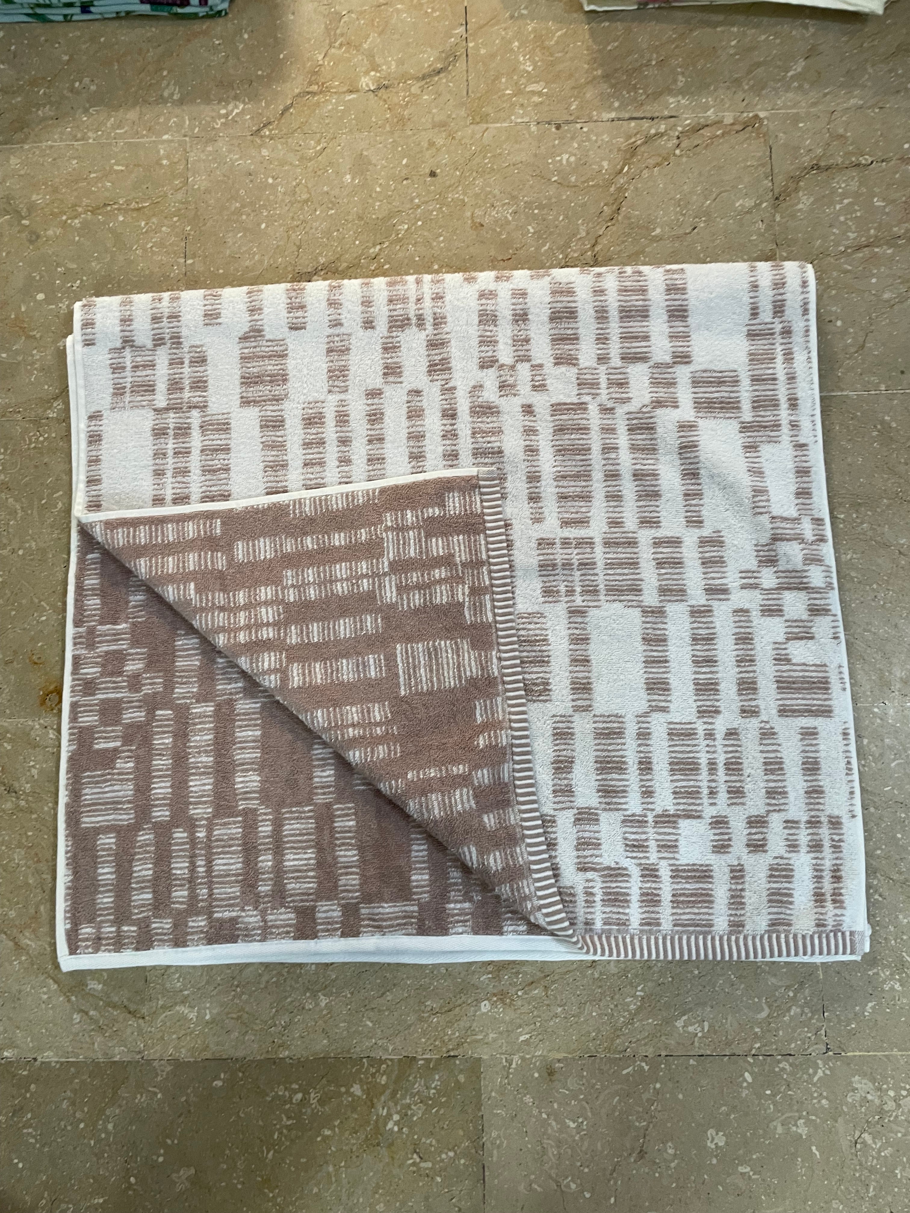 Nishat Export Quality Towel (Pack of 2)
