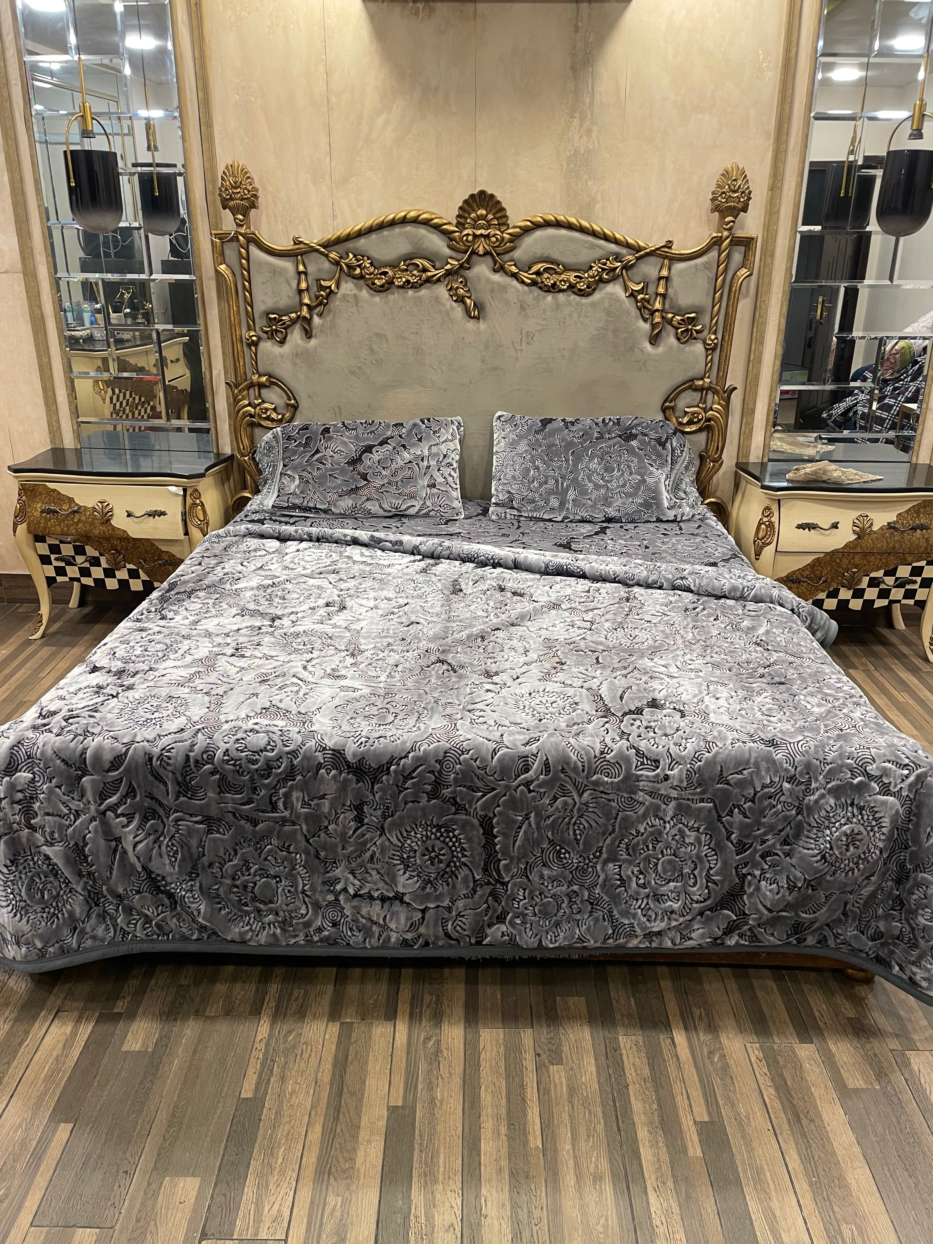 4️⃣ PC Super Classic BLANKET/KAMBLE