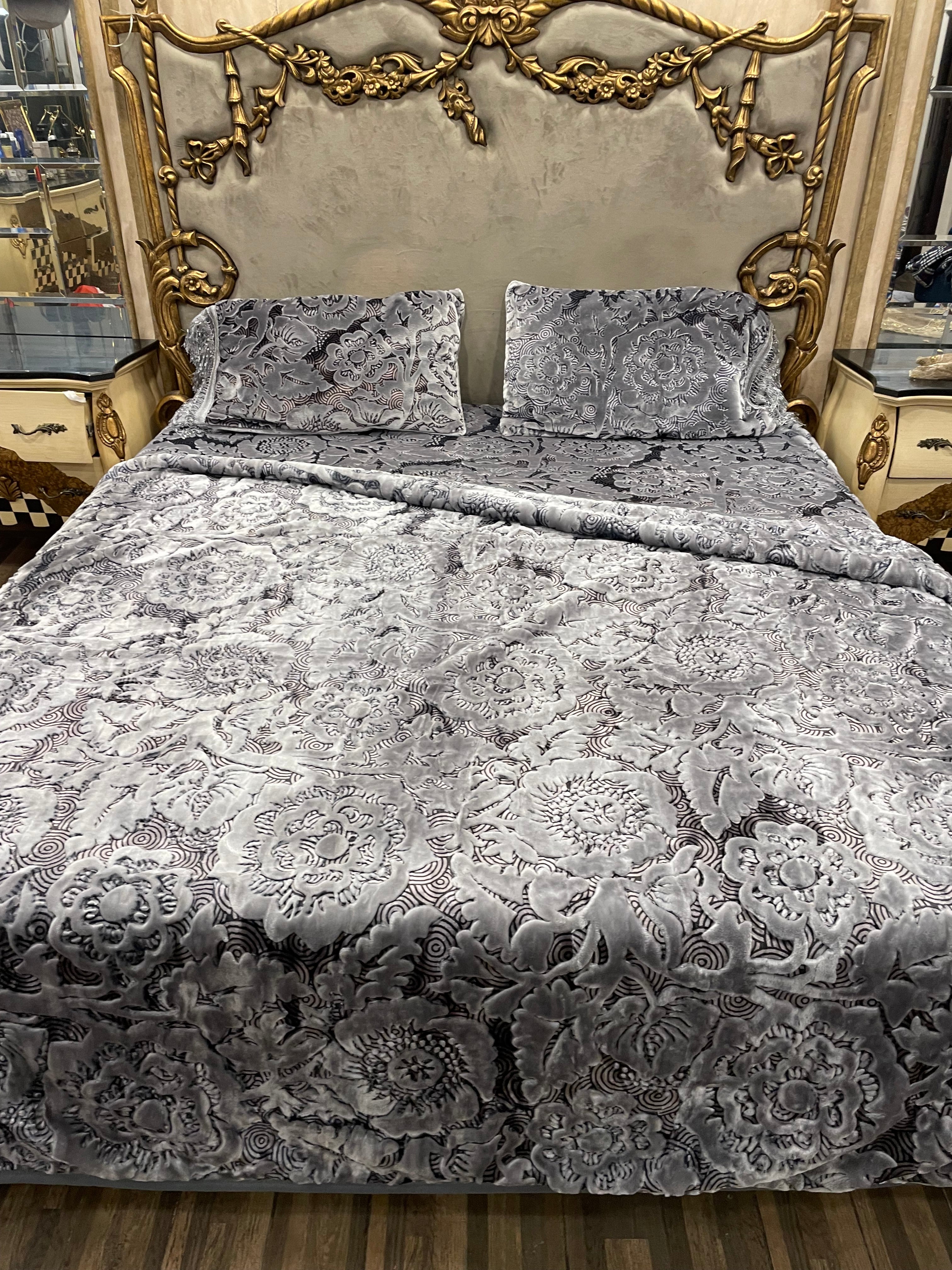 4️⃣ PC Super Classic BLANKET/KAMBLE