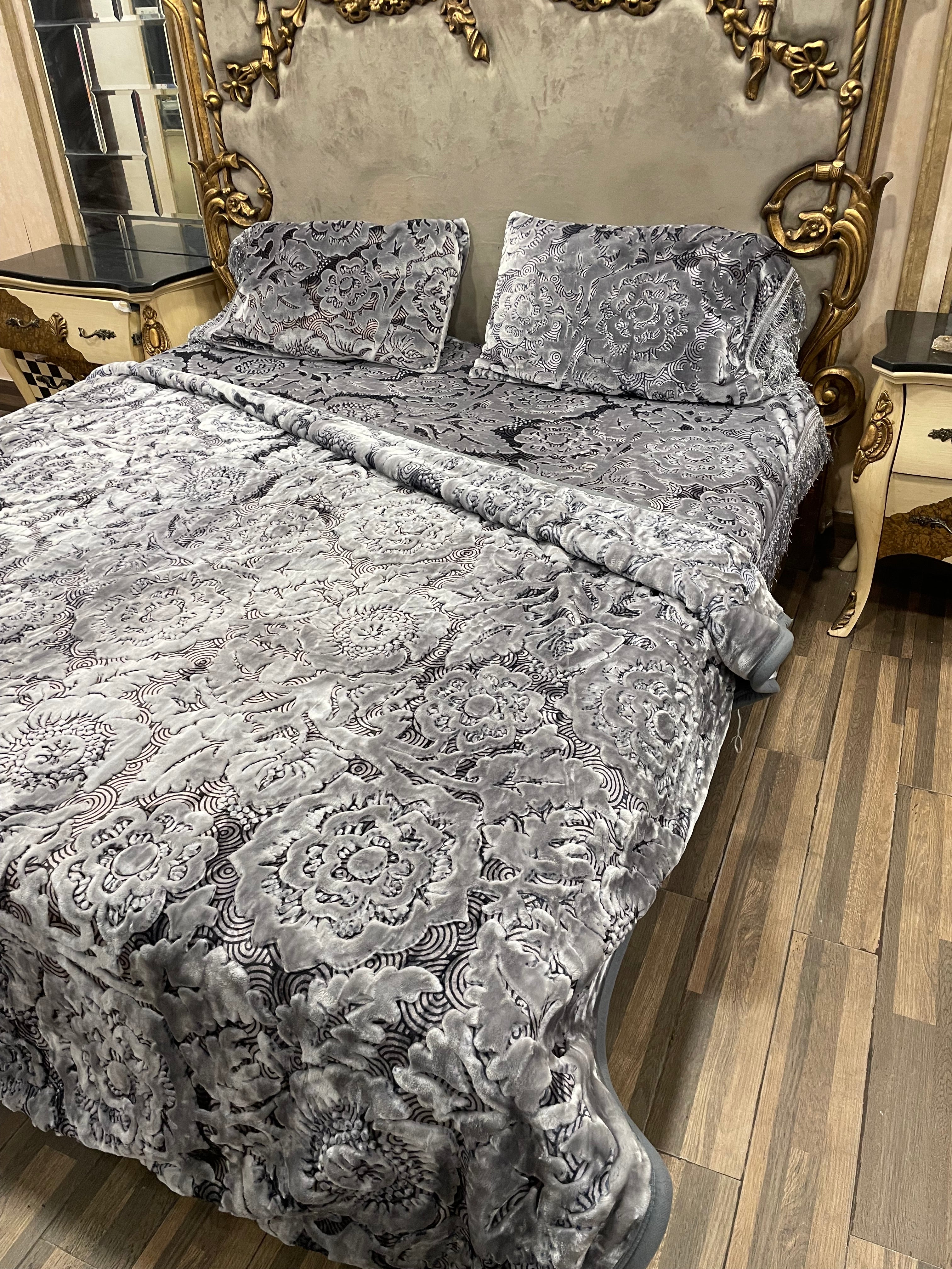 4️⃣ PC Super Classic BLANKET/KAMBLE