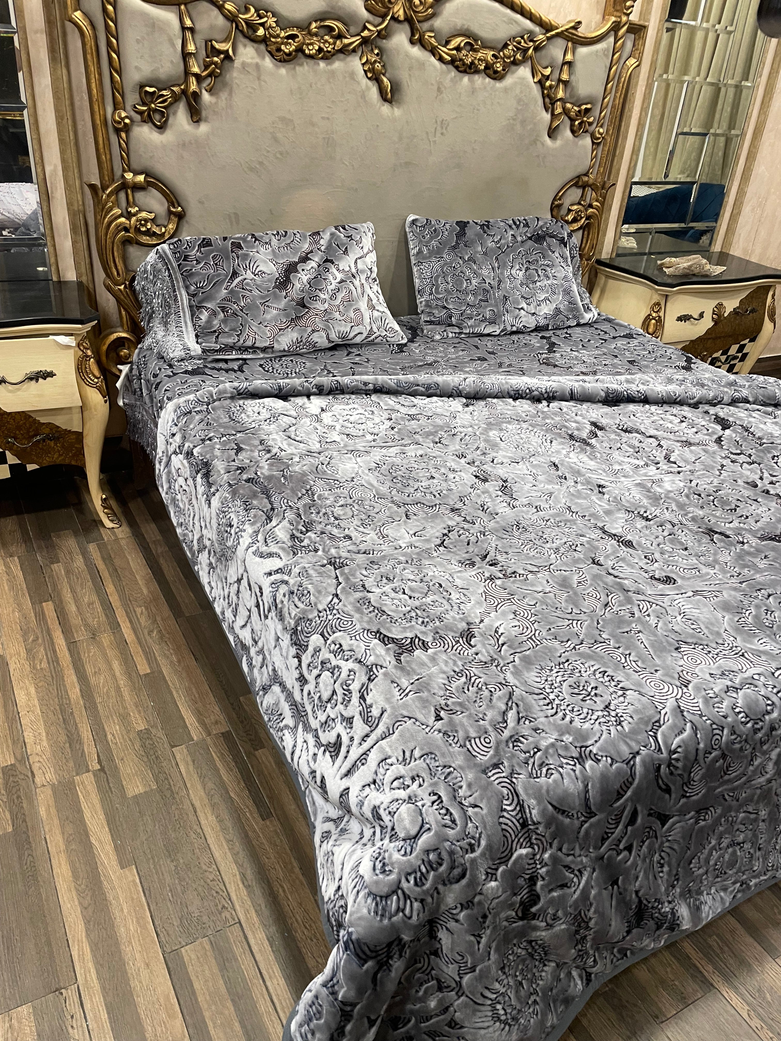 4️⃣ PC Super Classic BLANKET/KAMBLE