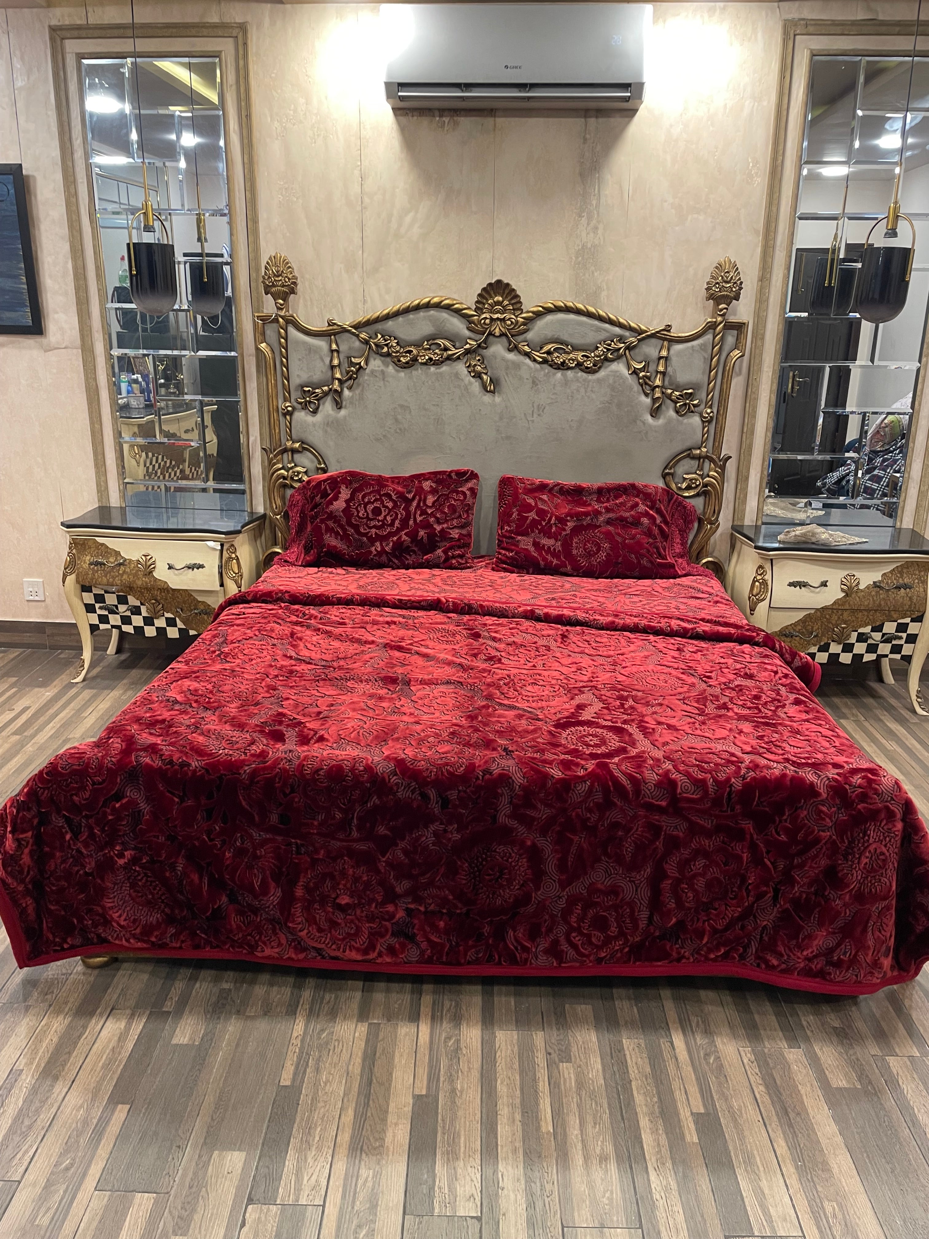 4️⃣ PC Super Classic BLANKET/KAMBLE