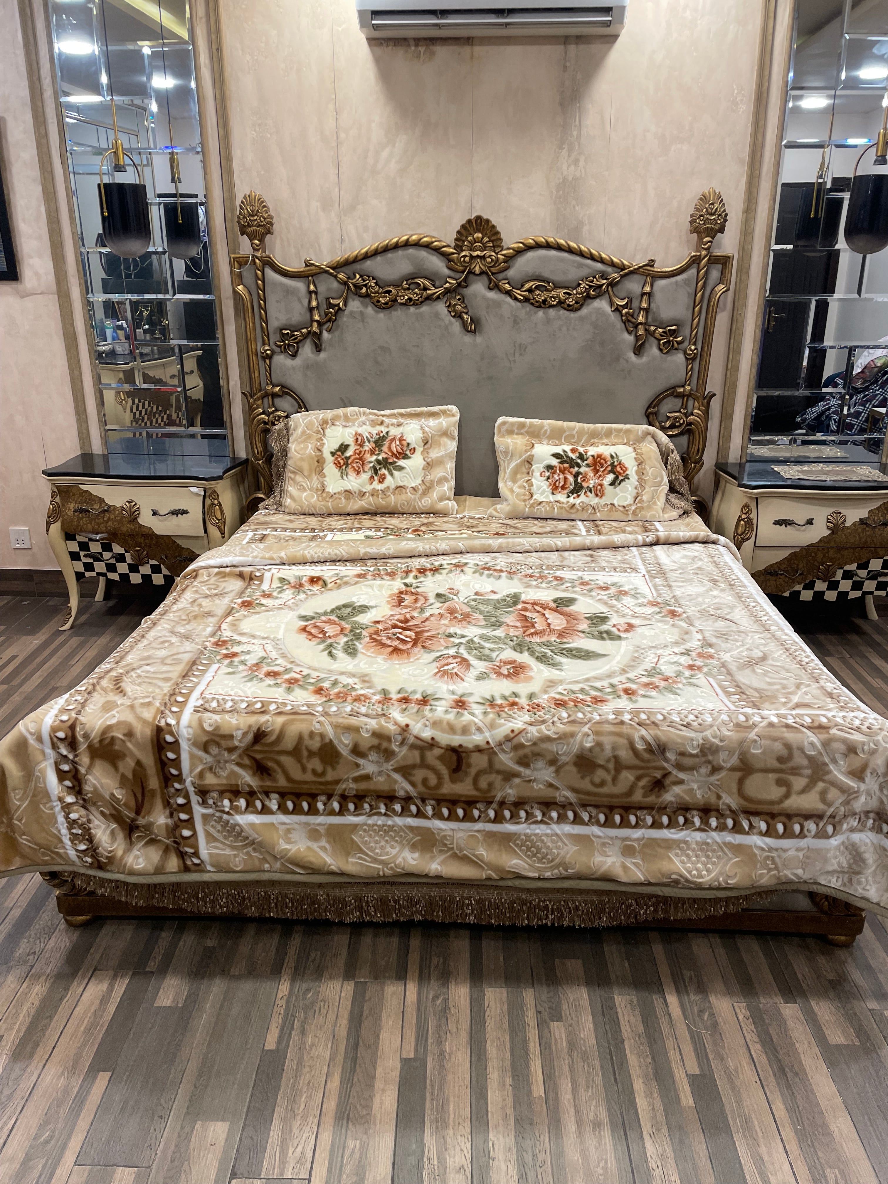 4️⃣ PC Moro Spain BLANKET/KAMBLE