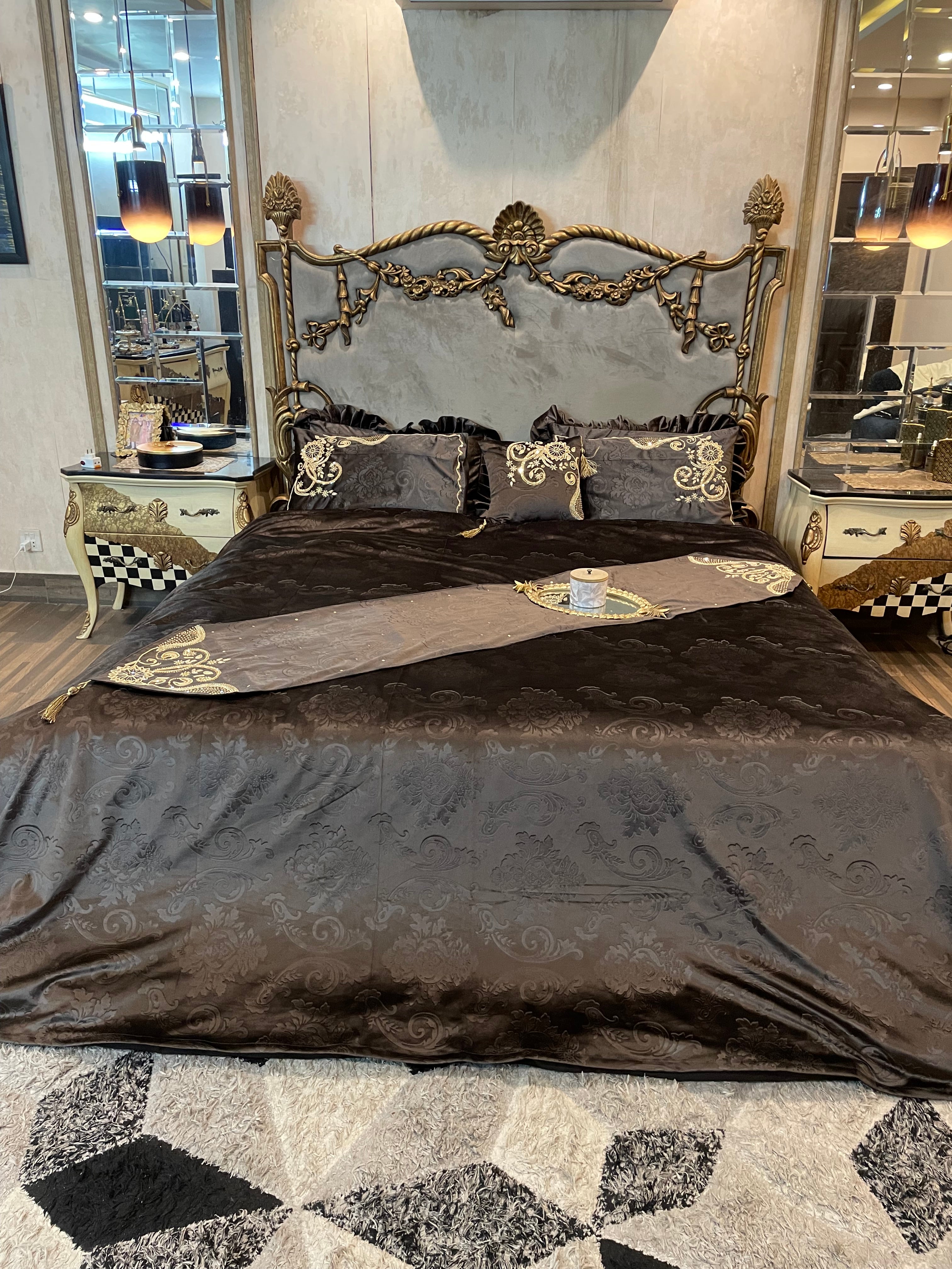 8️⃣ PC Bridal Embossed Velvet Duvet Cover (with/without Filling) Set Fully Hand Worked embeded with pearls