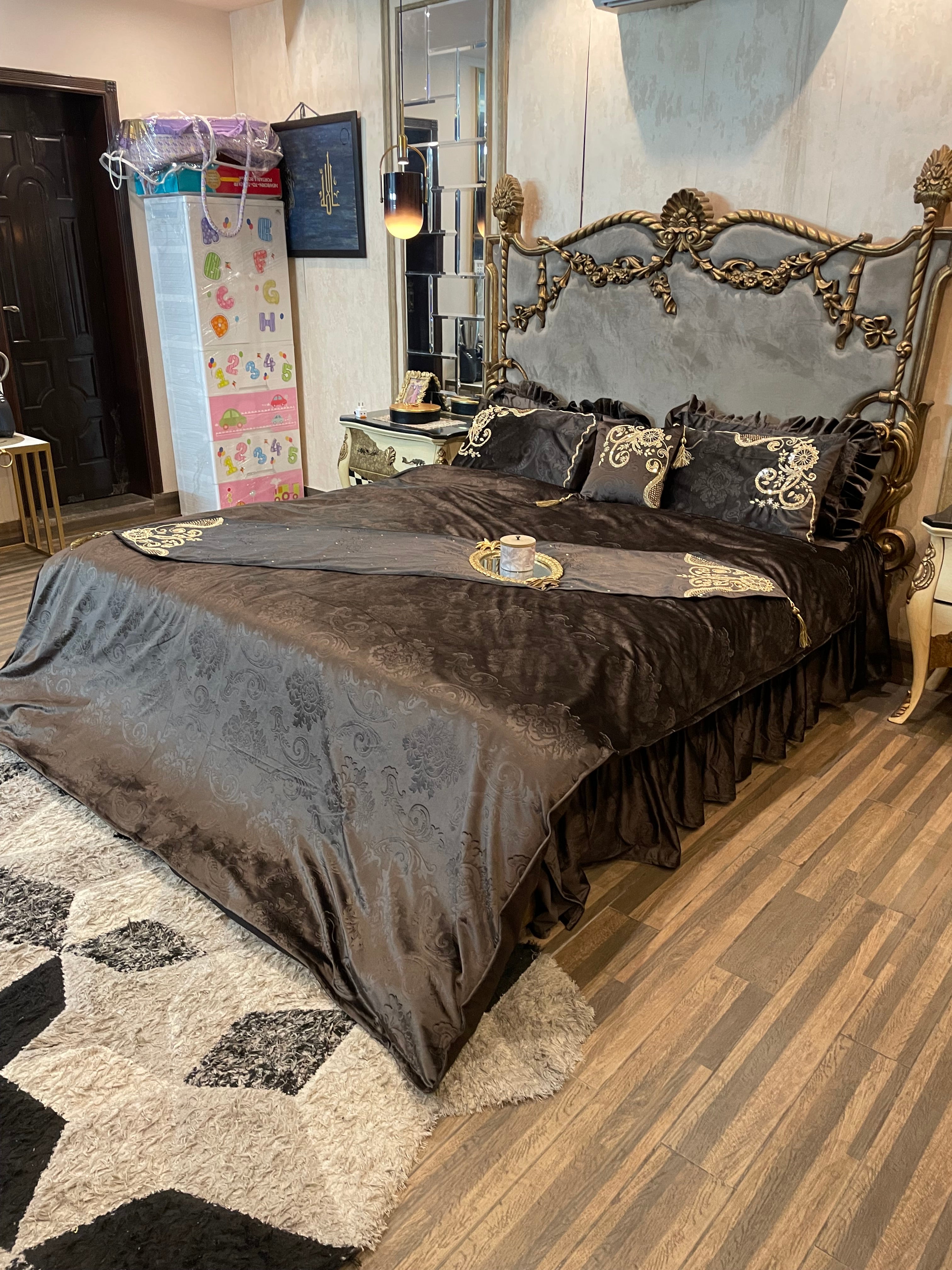 8️⃣ PC Bridal Embossed Velvet Duvet Cover (with/without Filling) Set Fully Hand Worked embeded with pearls