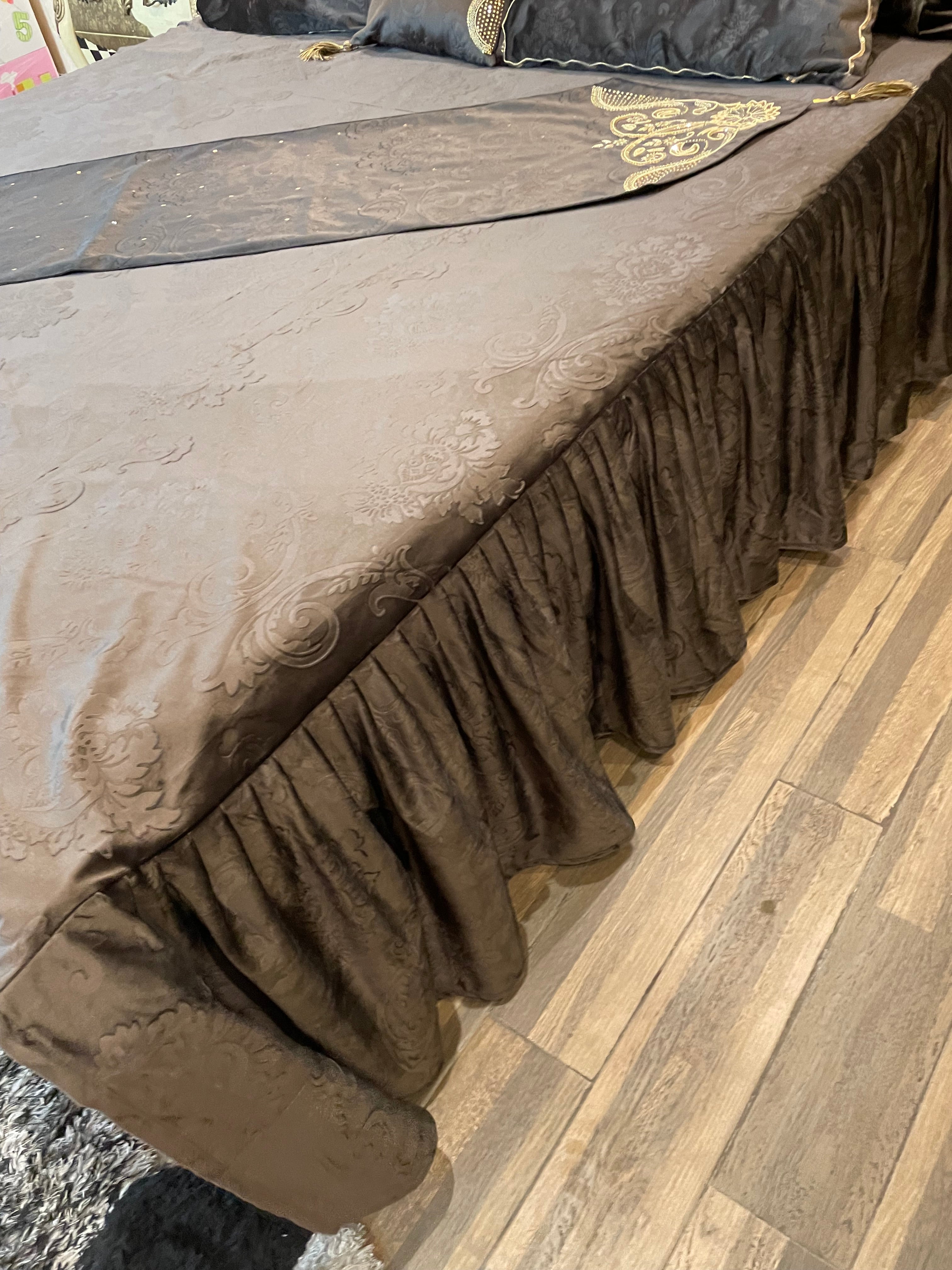 8️⃣ PC Bridal Embossed Velvet Duvet Cover (with/without Filling) Set Fully Hand Worked embeded with pearls