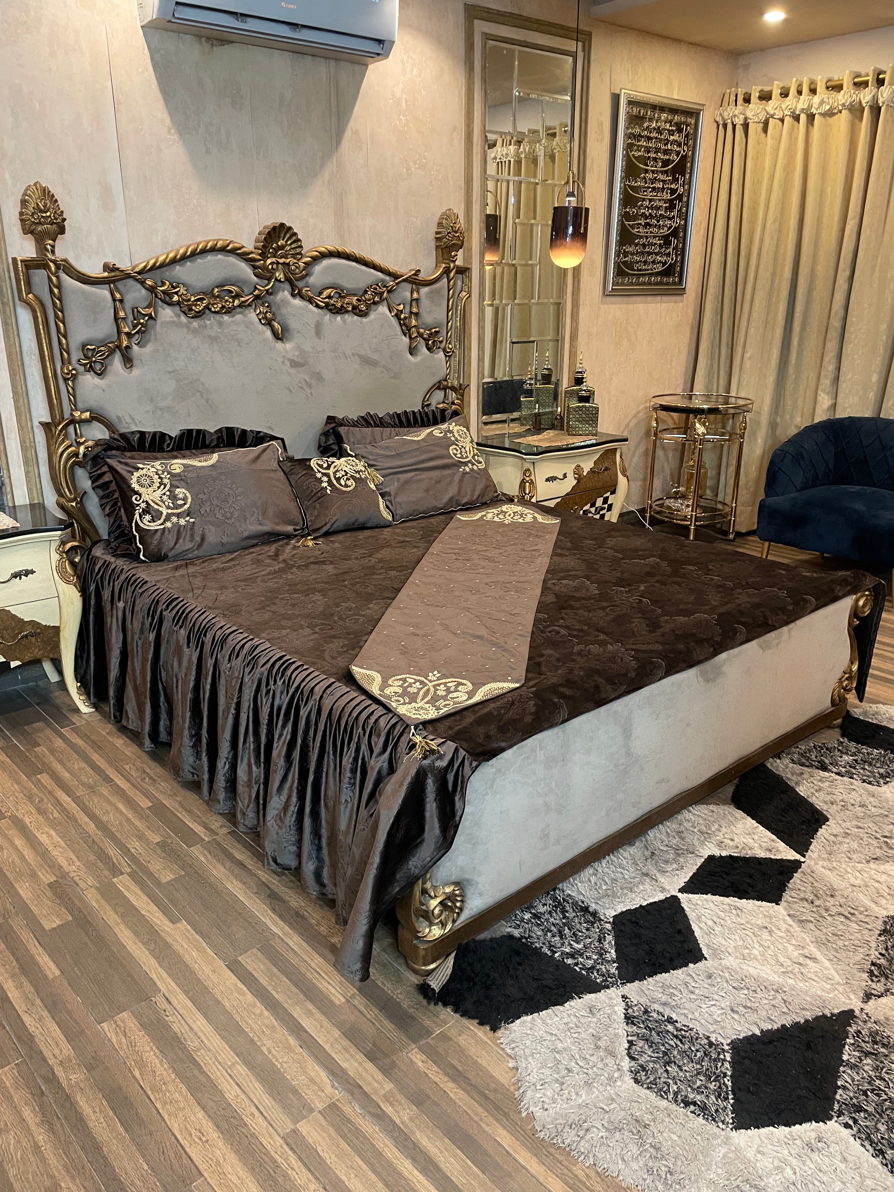 8️⃣ PC Bridal Embossed Velvet Duvet Cover (with/without Filling) Set Fully Hand Worked embeded with pearls