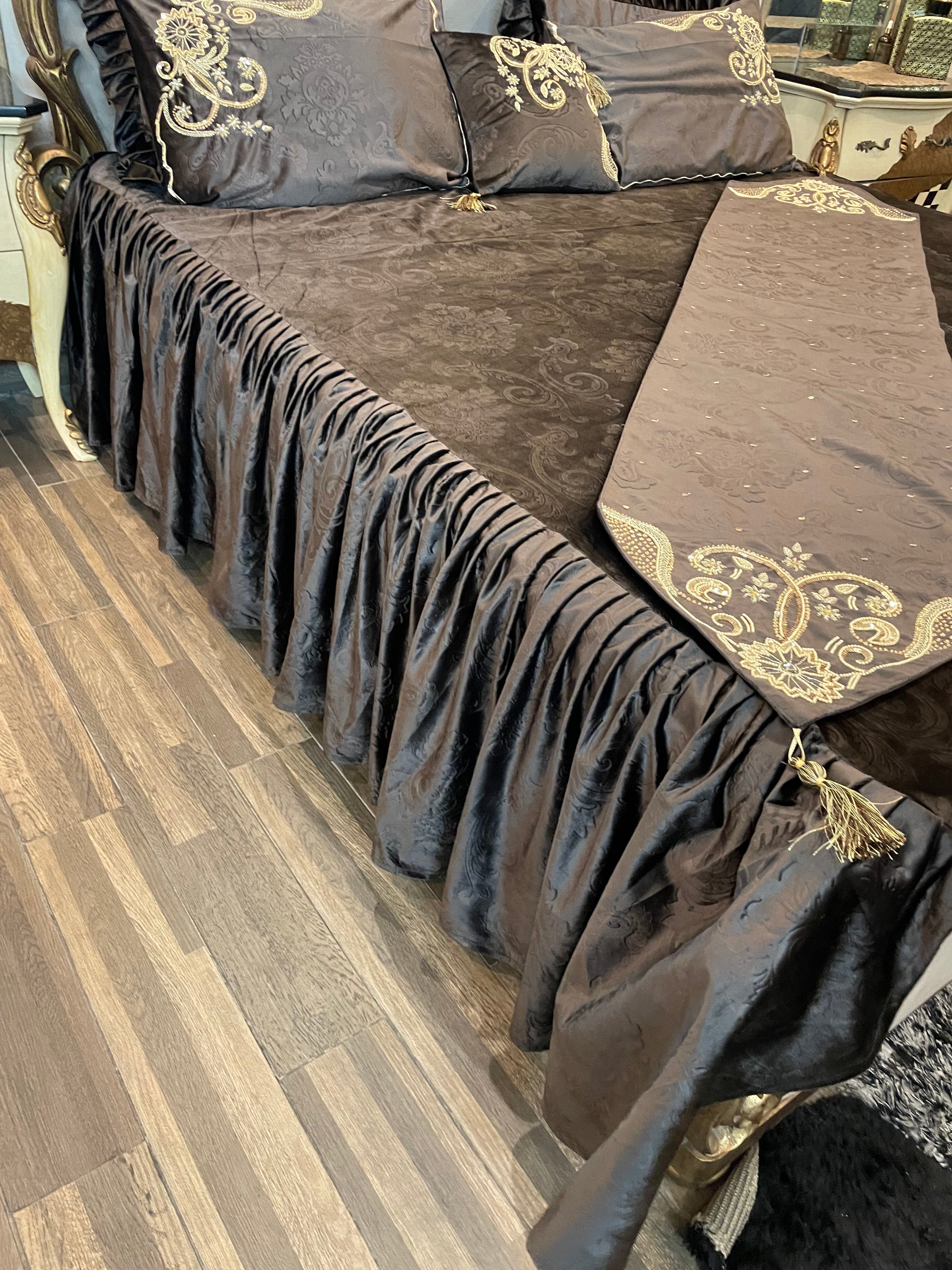 8️⃣ PC Bridal Embossed Velvet Duvet Cover (with/without Filling) Set Fully Hand Worked embeded with pearls