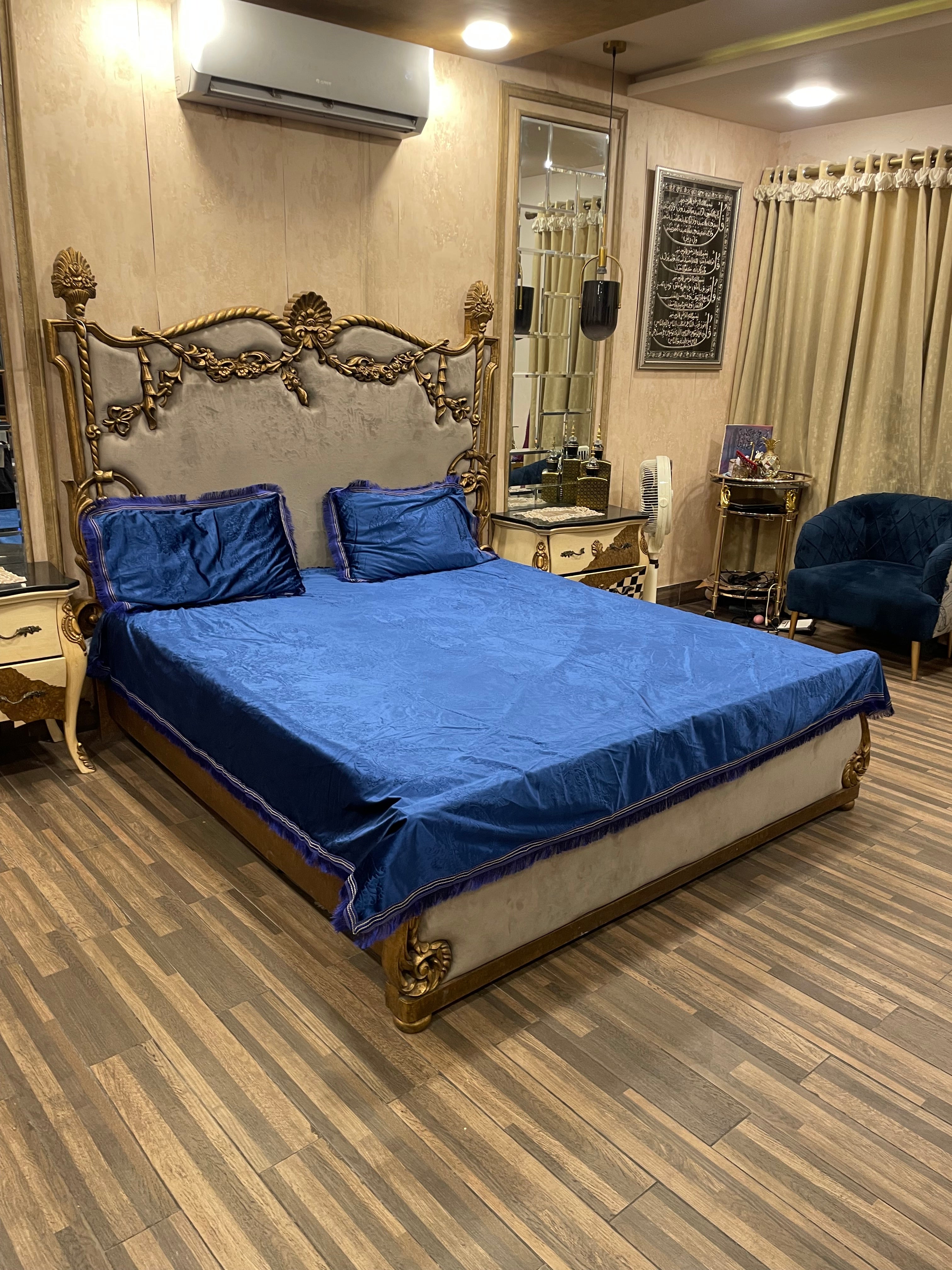 3️⃣PC velvet emboss self BEDSHEET