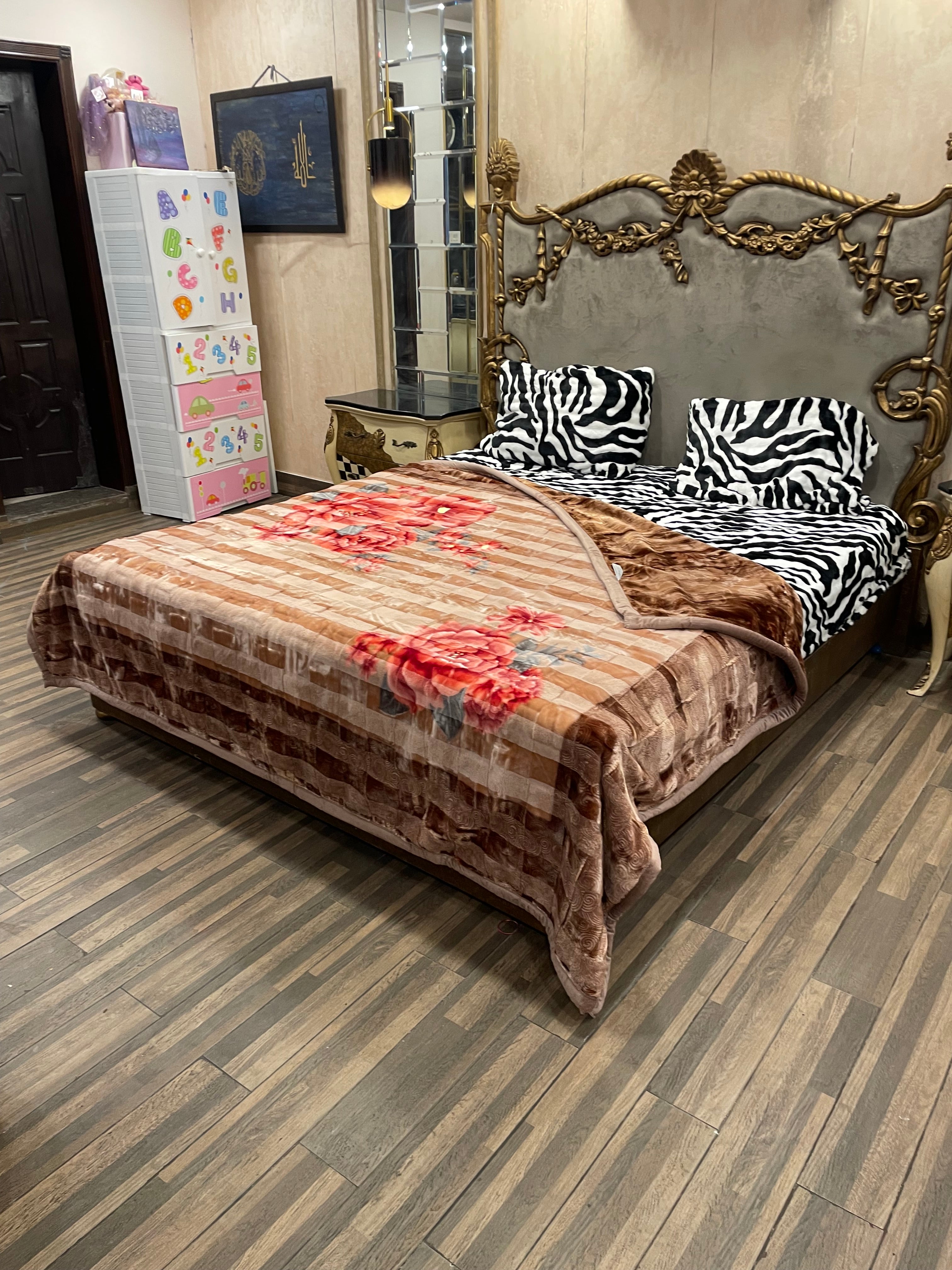 1️⃣ PC BARBARY BLANKET/KAMBLE