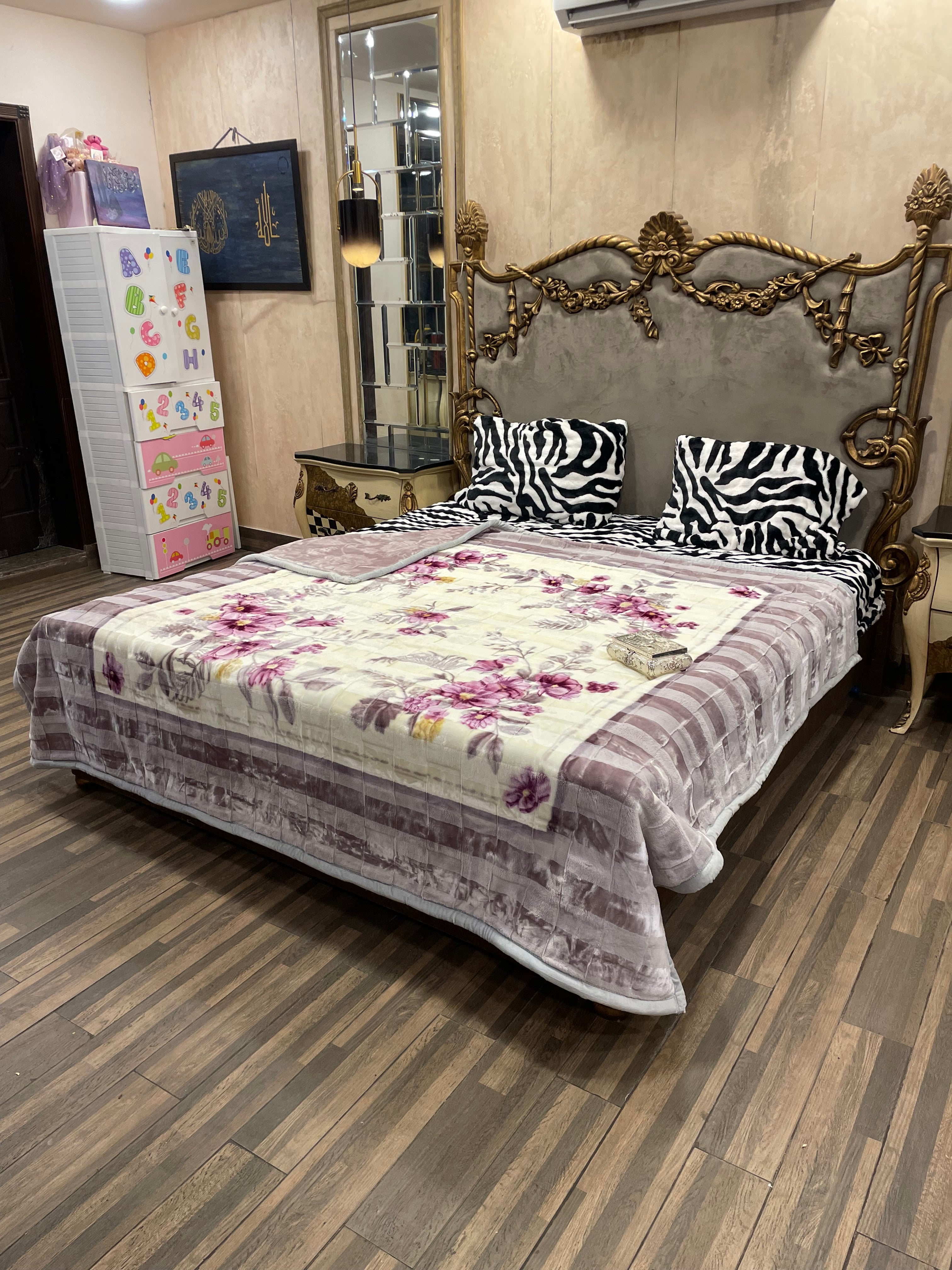 1️⃣ PC BARBARY BLANKET/KAMBLE