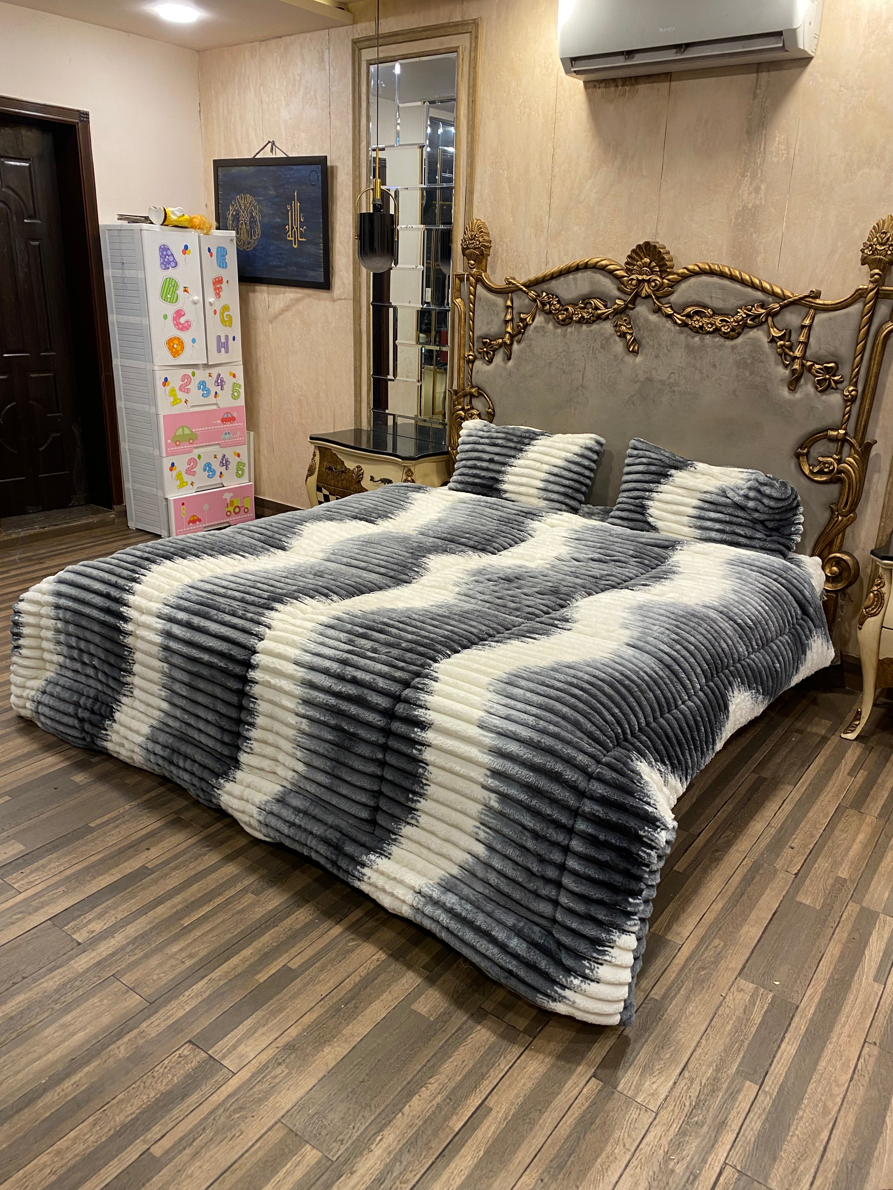 Deluxe  Gray 4️⃣PC Razai set