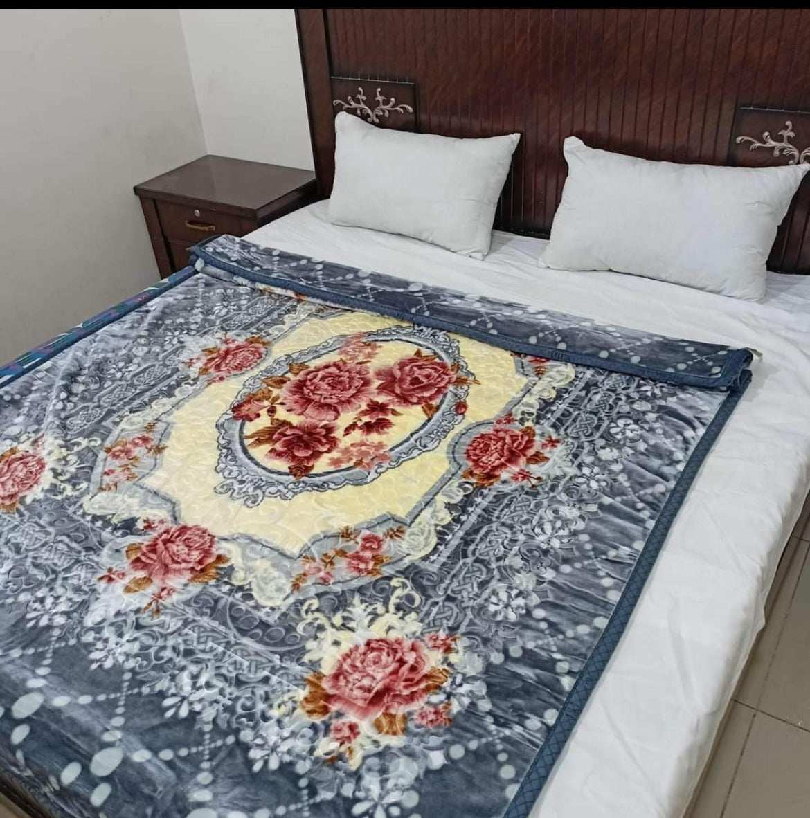 Master Cloudy Self Emboss Blanket/KAMBLE (Copy)