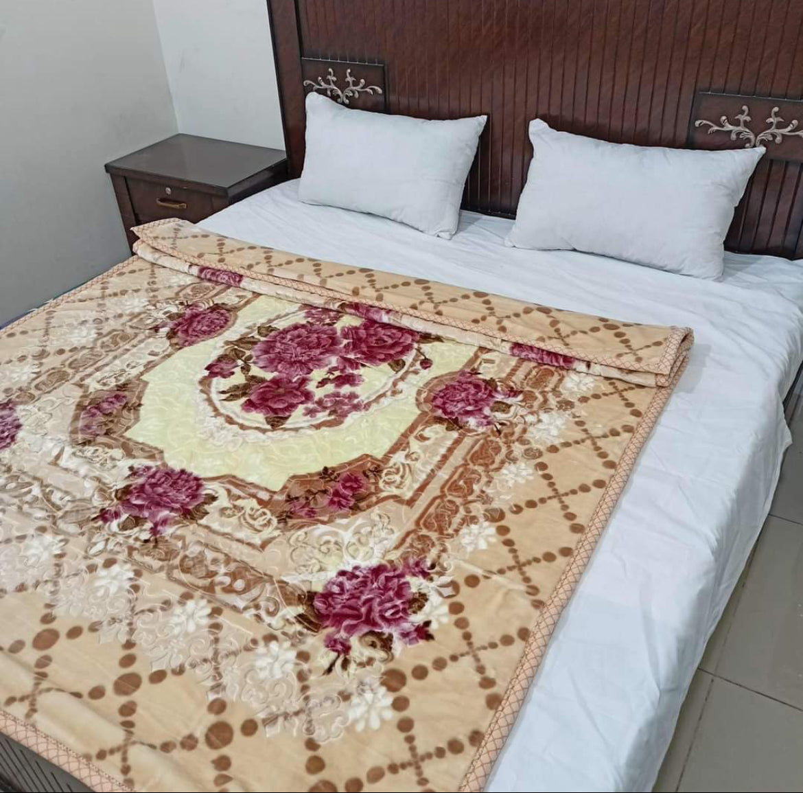 Master Cloudy Self Emboss Blanket/KAMBLE (Copy)