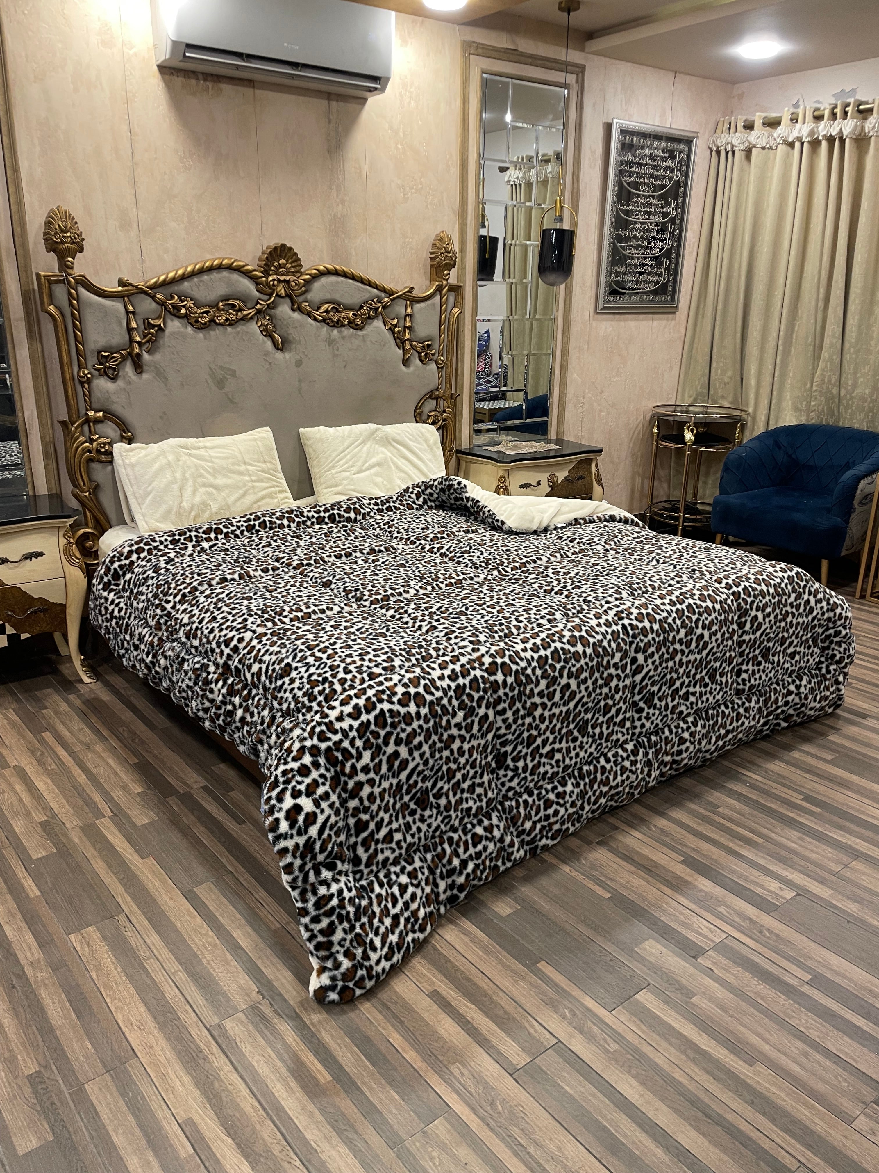 Cheeta Offwhite 4️⃣PC Razai set