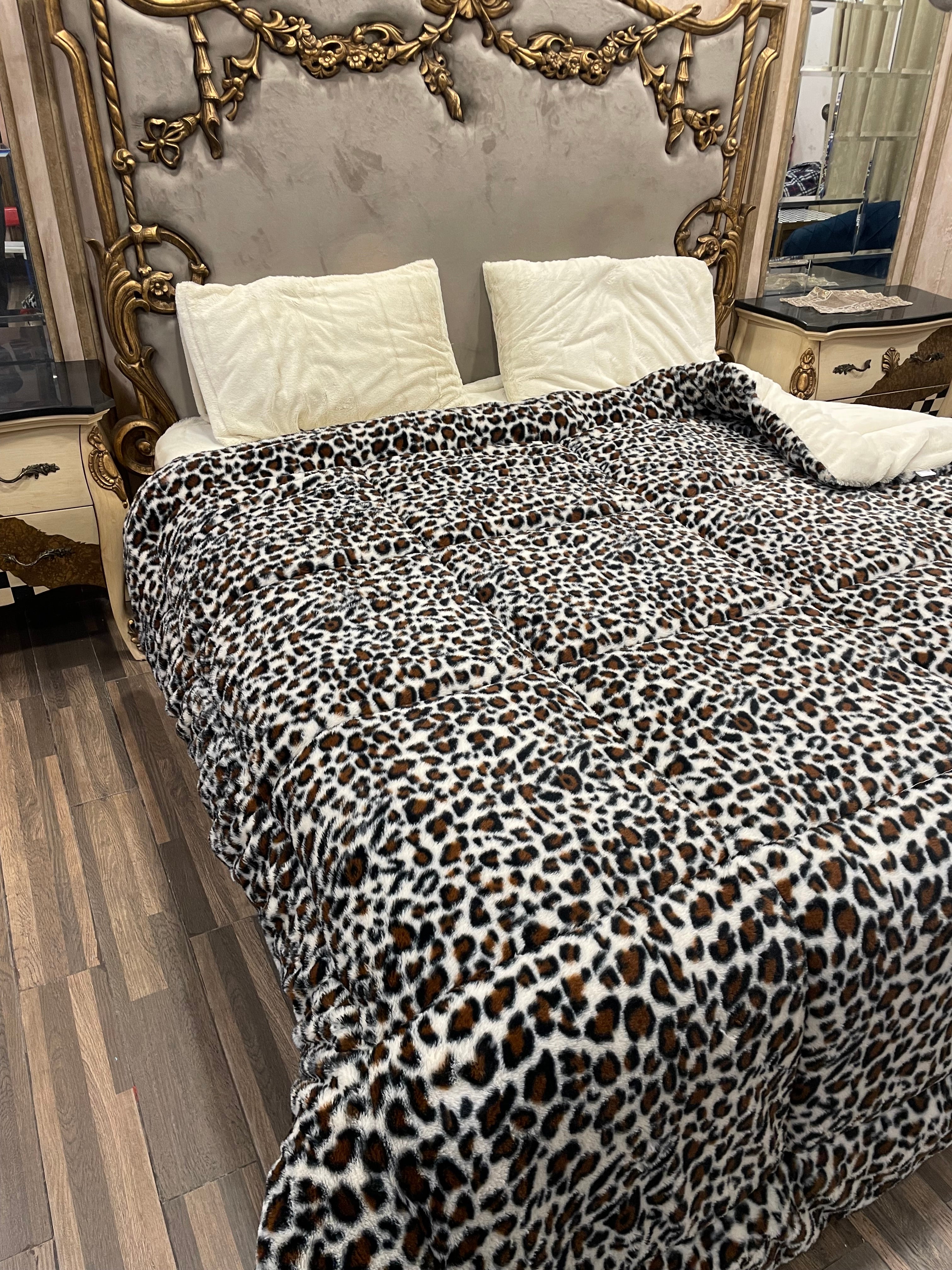 Cheeta Offwhite 4️⃣PC Razai set