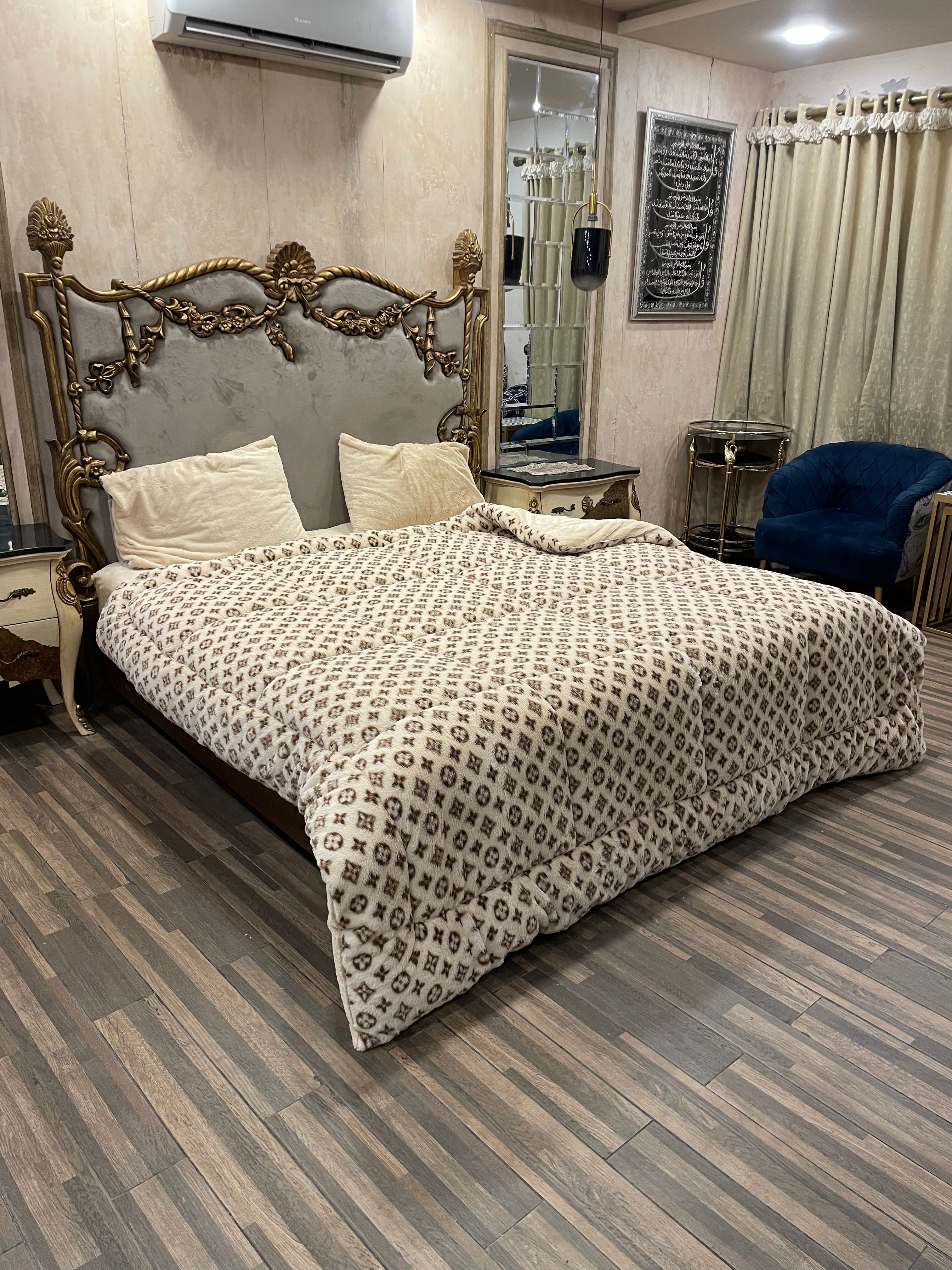 Louis Vuitton OffWhite 4️⃣PC Razai set