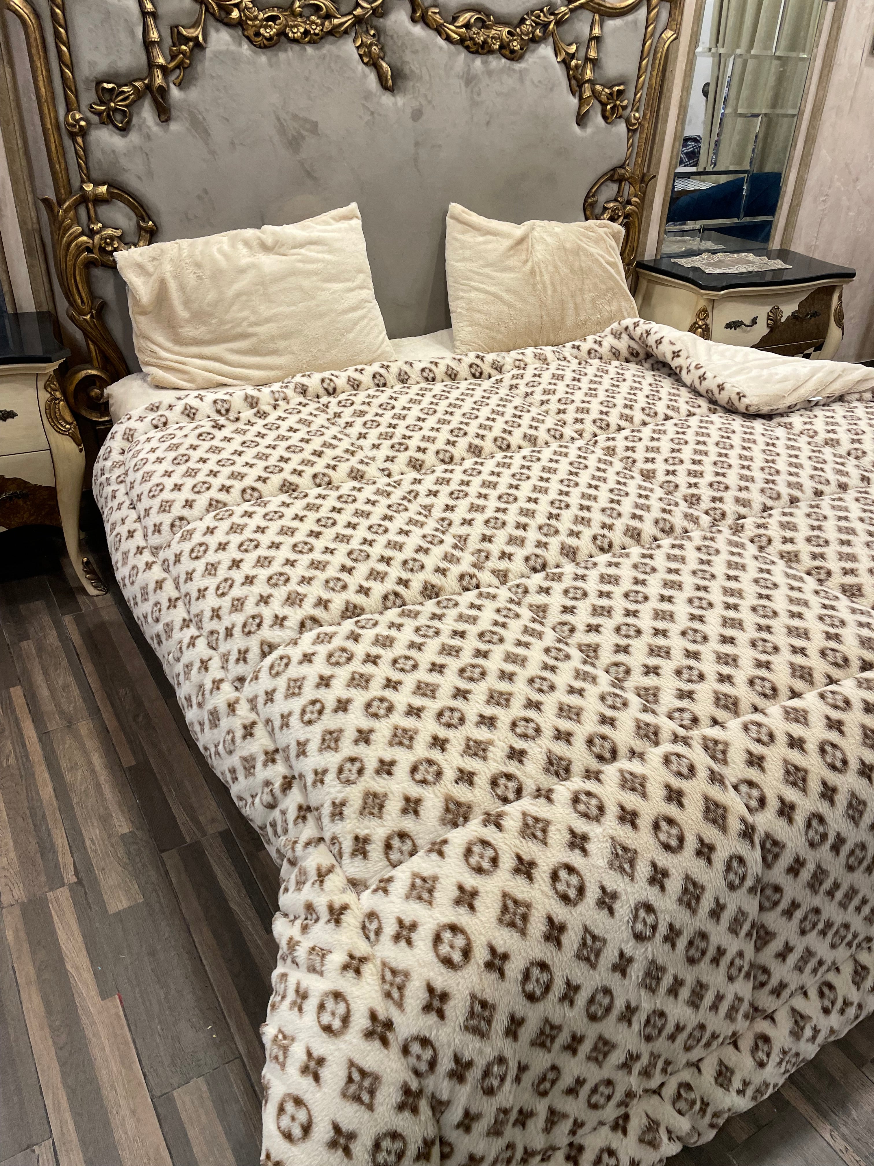 Louis Vuitton OffWhite 4️⃣PC Razai set