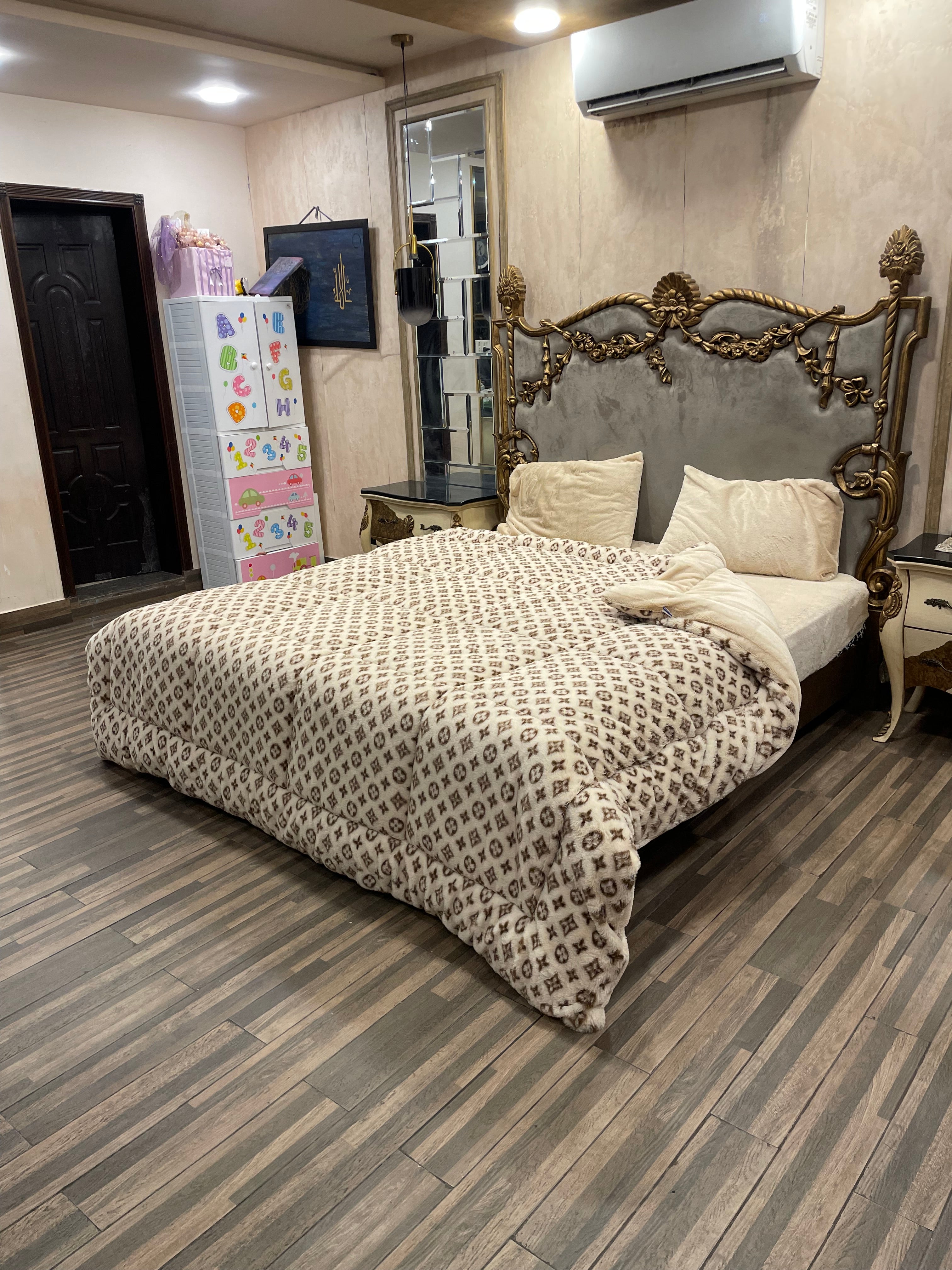 Louis Vuitton OffWhite 4️⃣PC Razai set