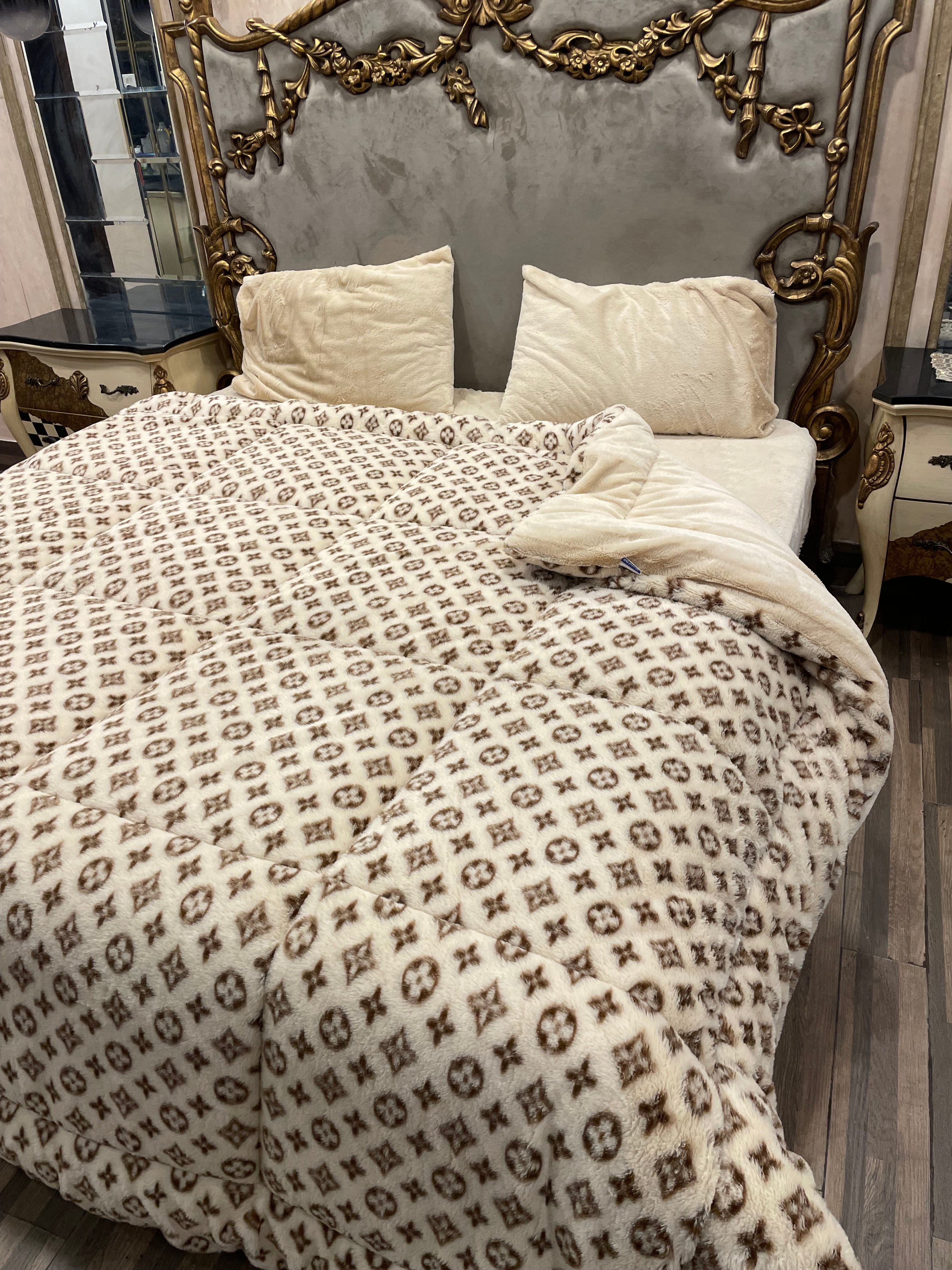 Louis Vuitton OffWhite 4️⃣PC Razai set